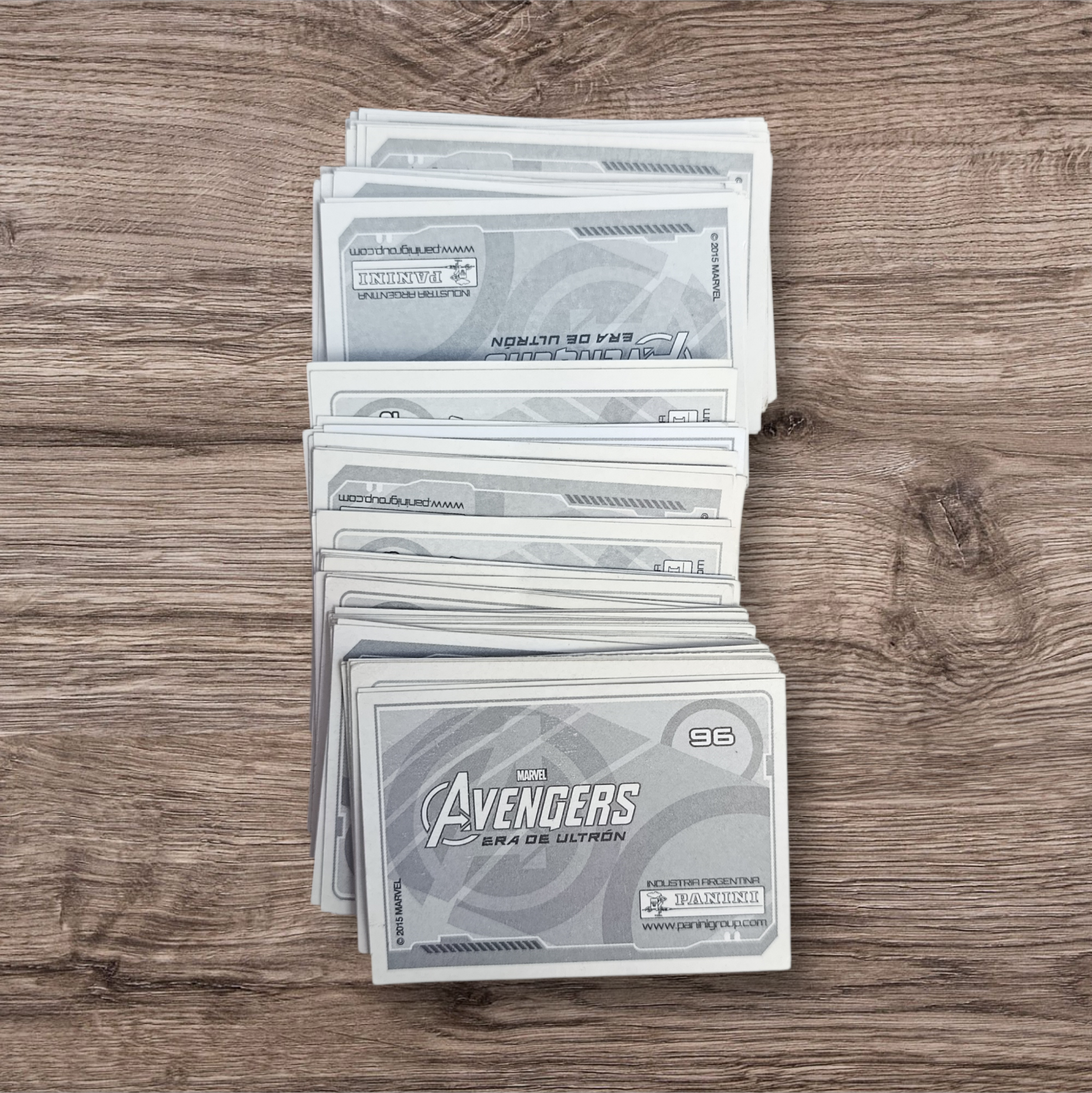 Lote 111 figuritas sin repetir Avengers Era de Ultron