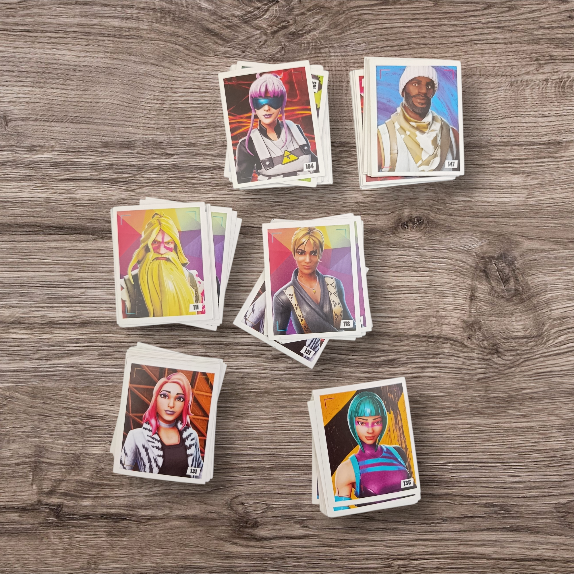 Lote 111 figuritas Fortnite