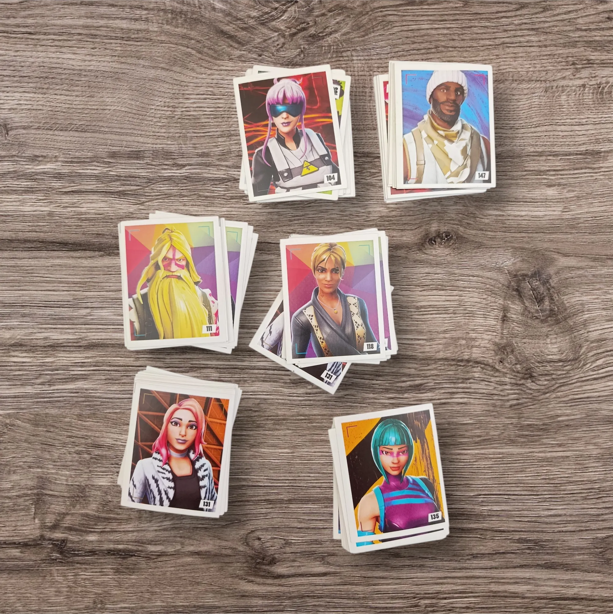 Lote 111 figuritas Fortnite