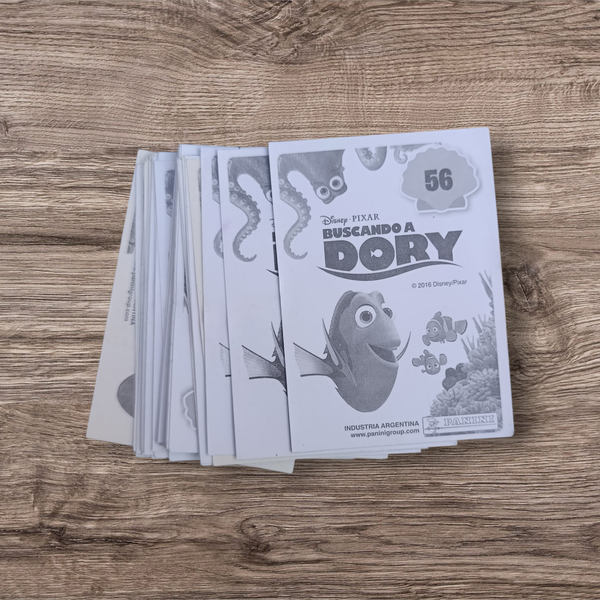 Lote 45 figuritas sin repetir Buscando a Dory