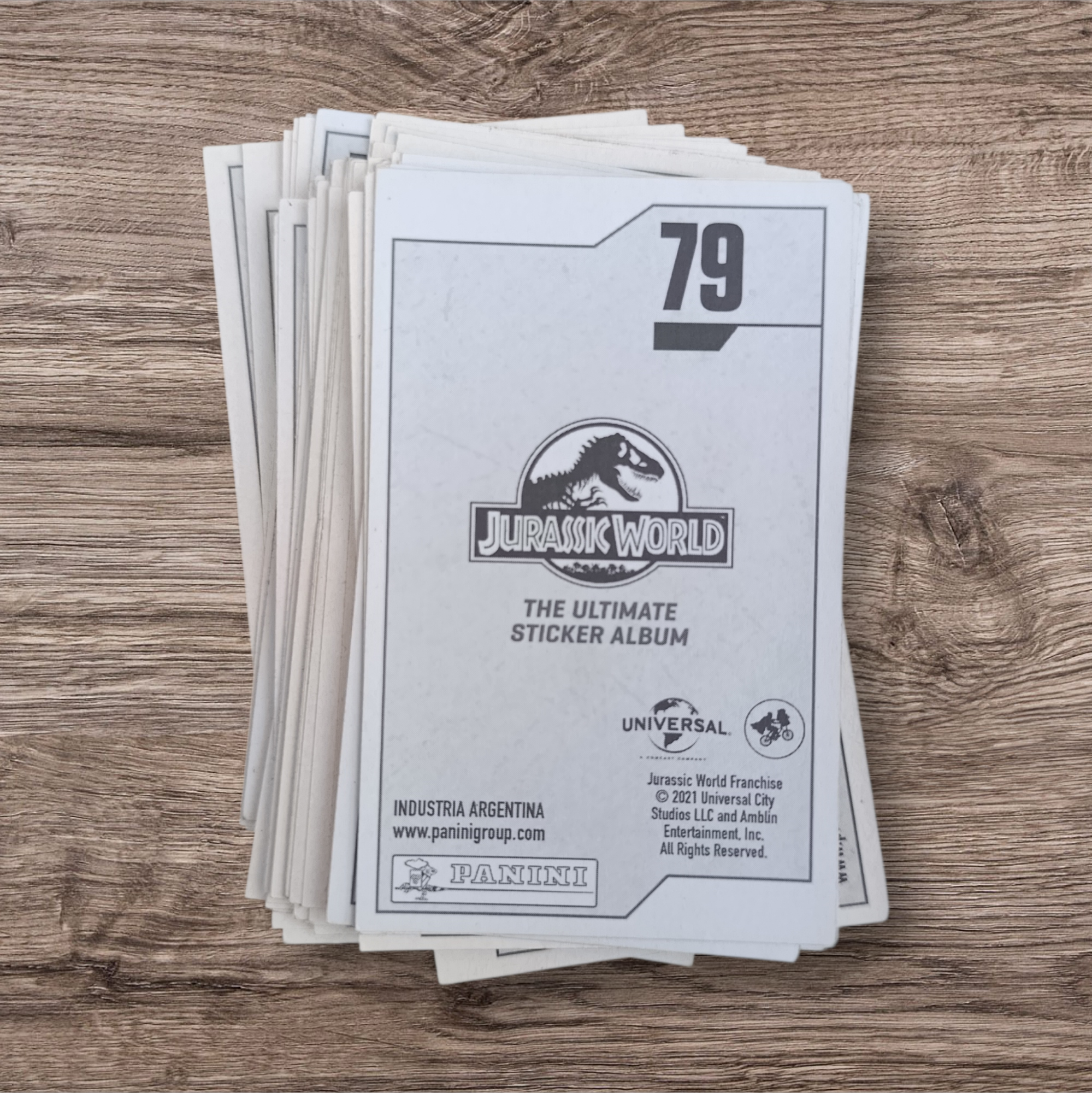 Lote 50 figuritas sin repetir Jurassic World