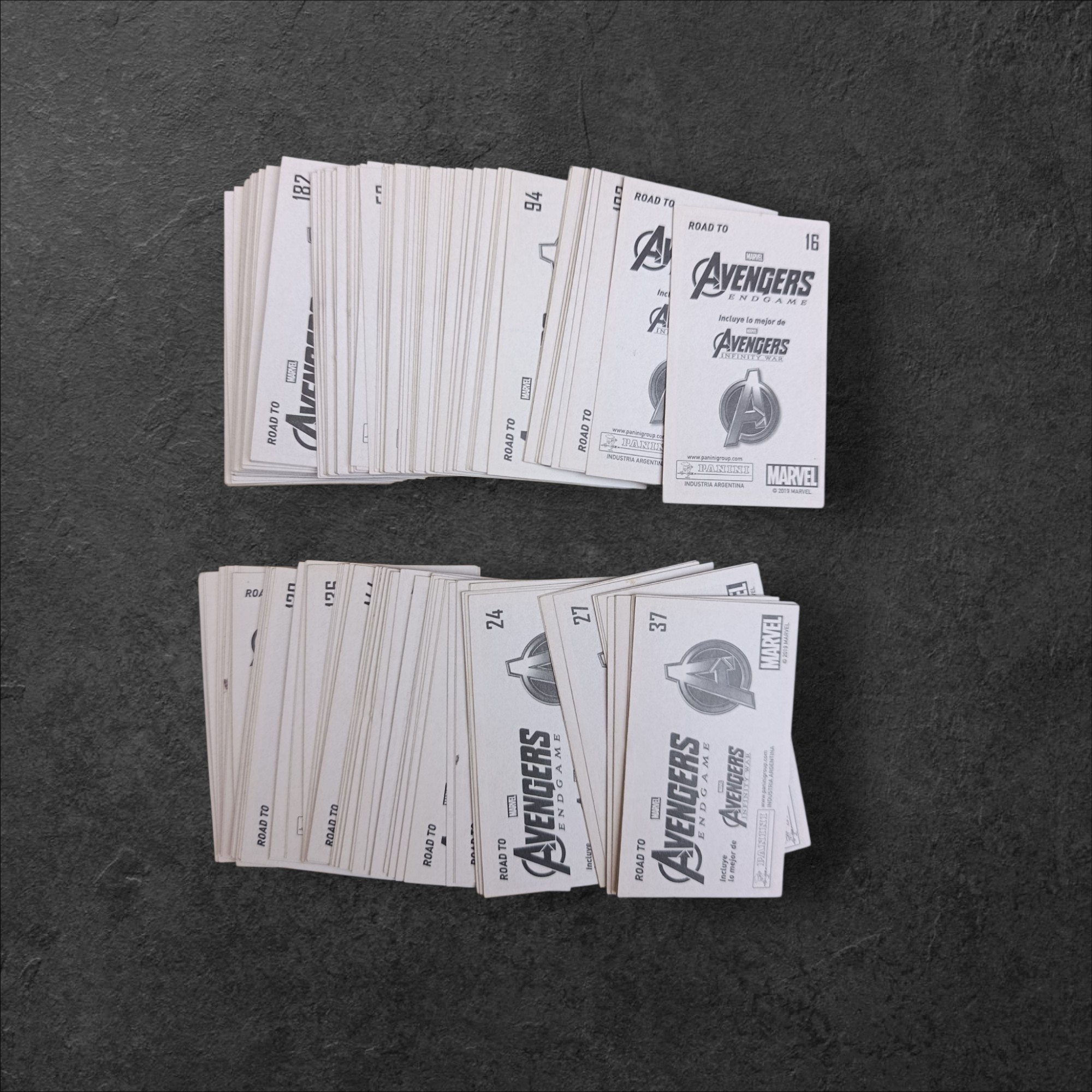 Lote de 187 Figuritas de Avengers: Endgame (Panini) Sin Repetir