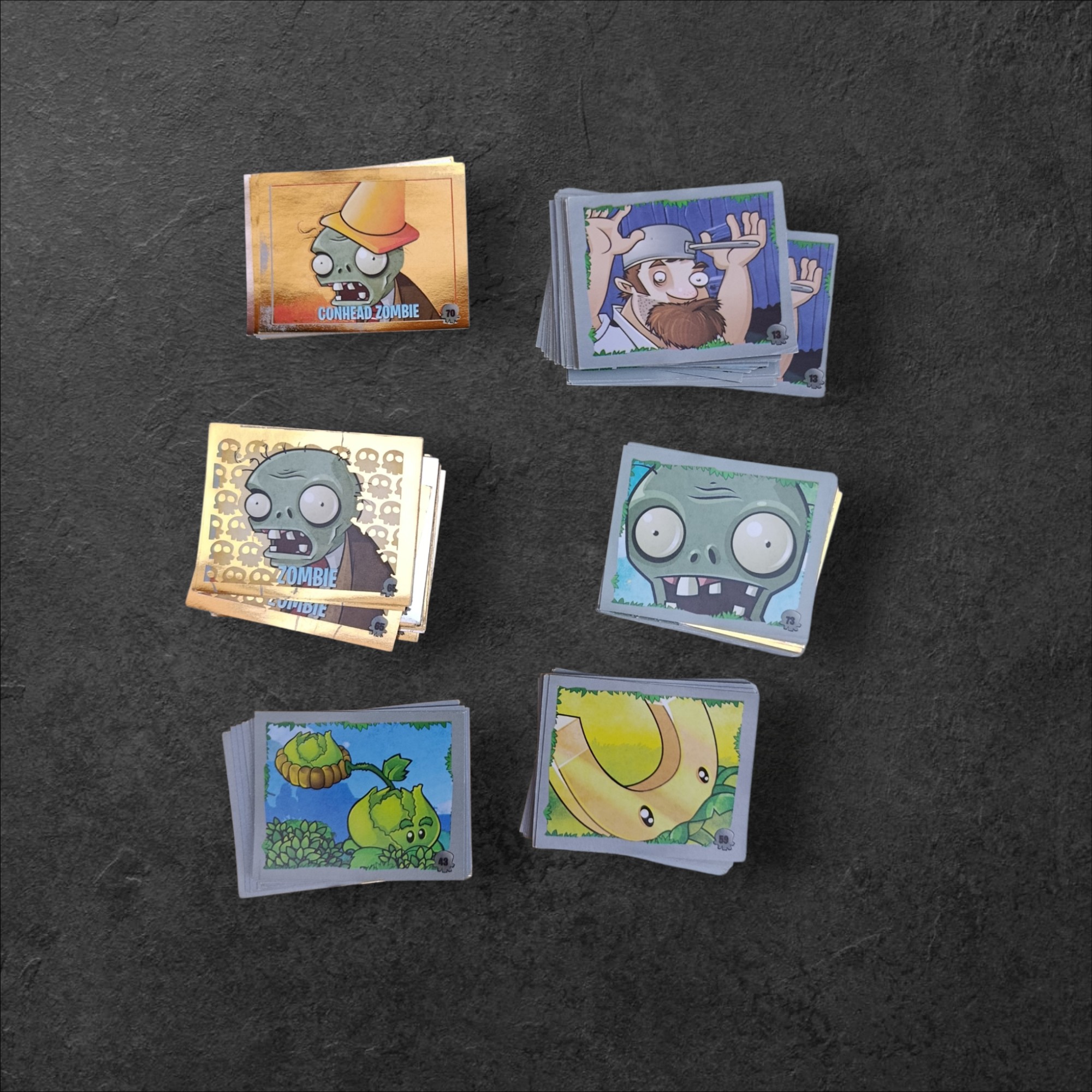 Lote de 151 Figuritas de Ultra Zombies (Con Repetidas)