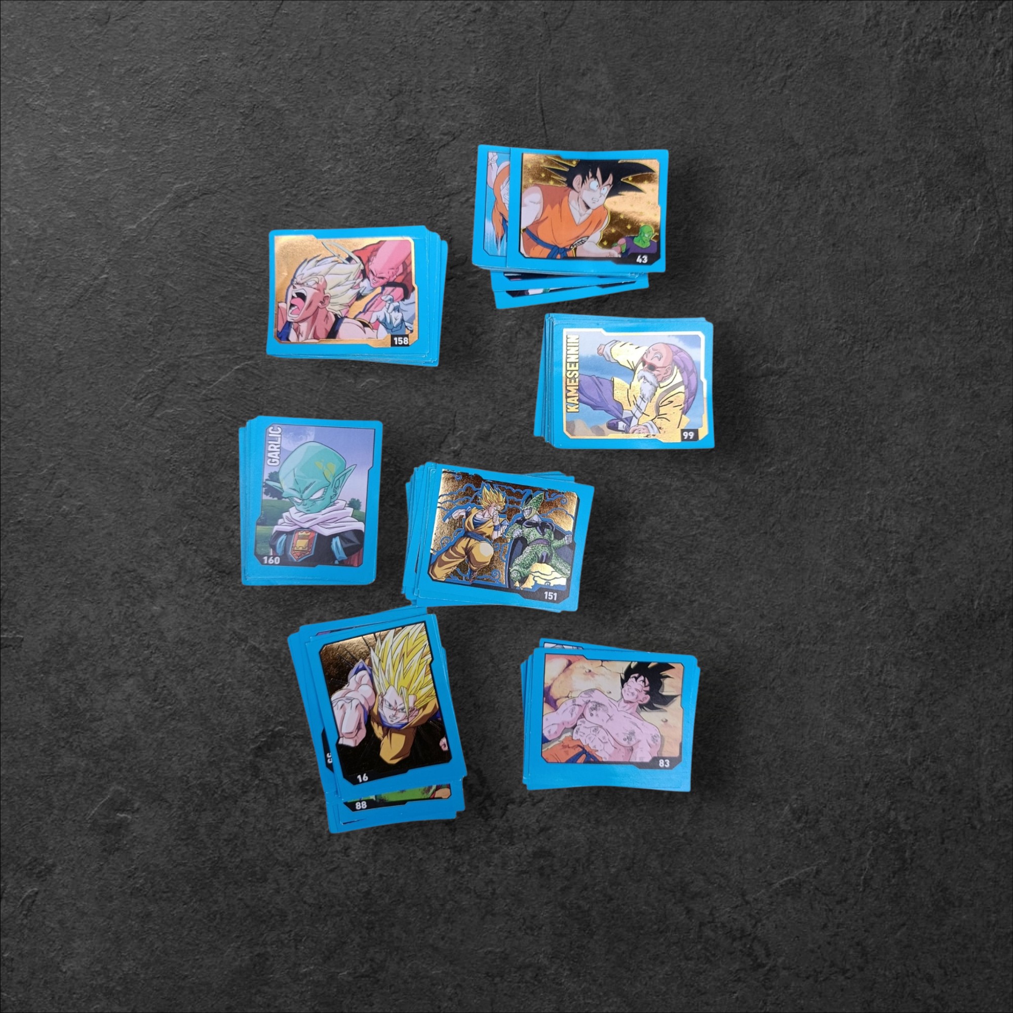 Hermoso Lote de 145 Figuritas de Dragon Ball Sin Repetir