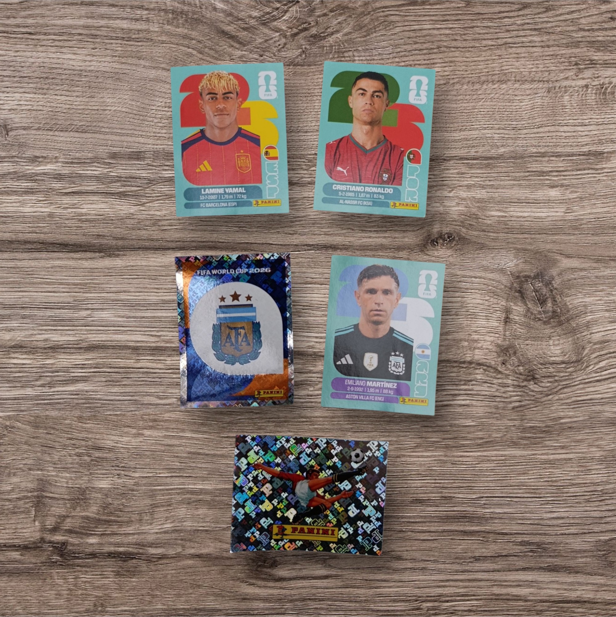 Lote de 5 Figuritas Mundial 2026 (Panini): Yamal, Cristiano Ronaldo, Dibu Martínez y Más