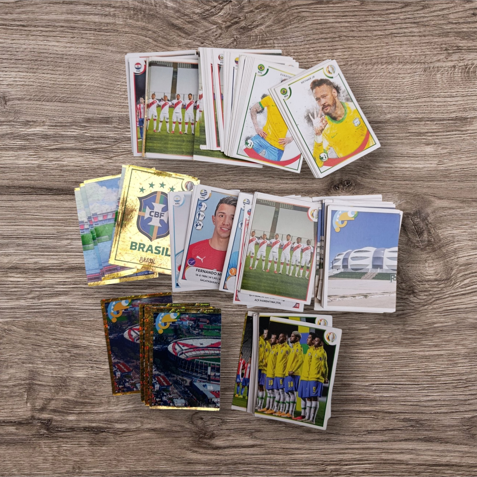 Lote de 195 Figuritas Copa América 2021 (Panini) Con Muchas Repetidas