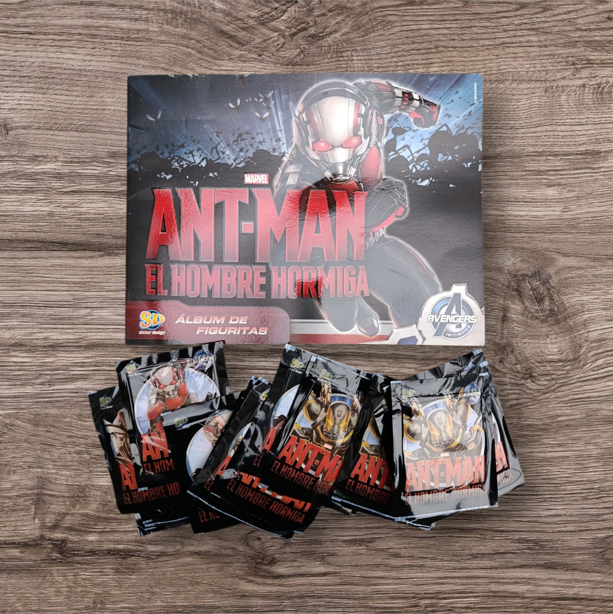 Combo Álbum Ant-Man / El Hombre Hormiga (Marvel) + 50 Sobres de Figuritas