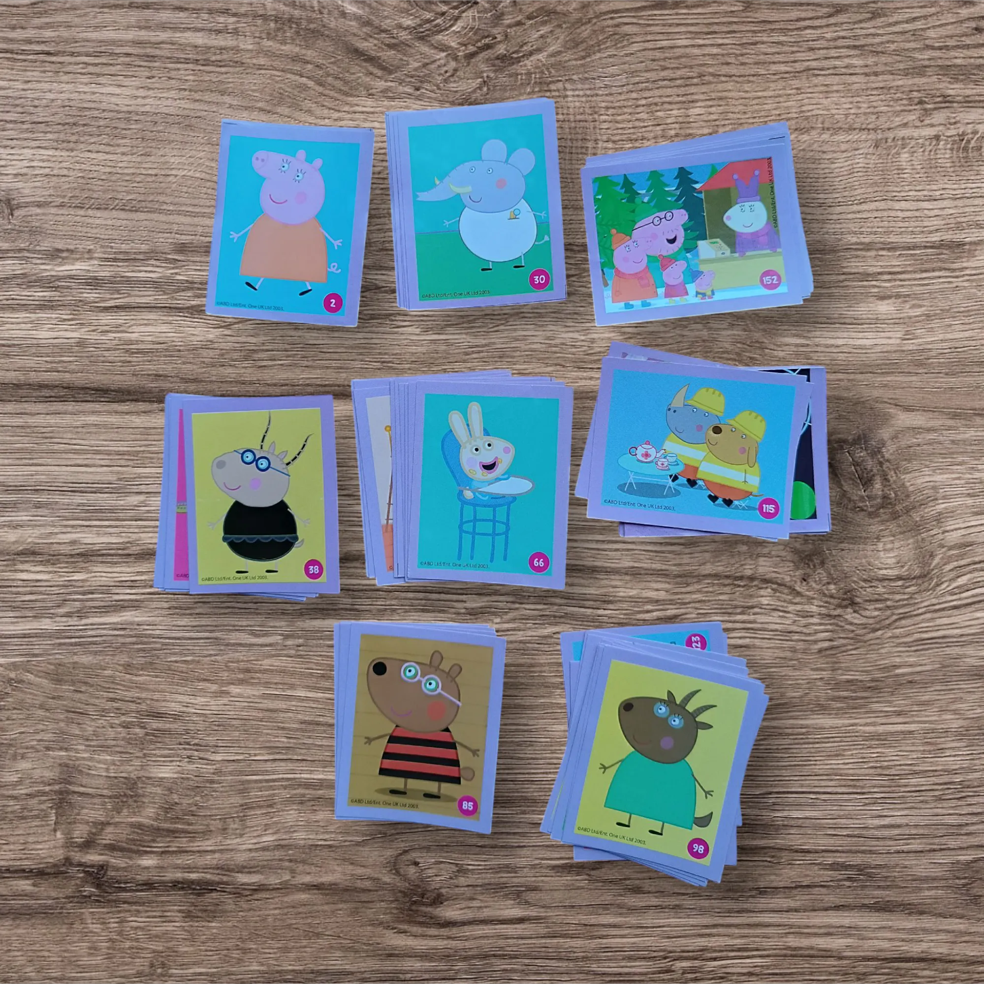 Lote 61 figuritas sin repetir Peppa Pig