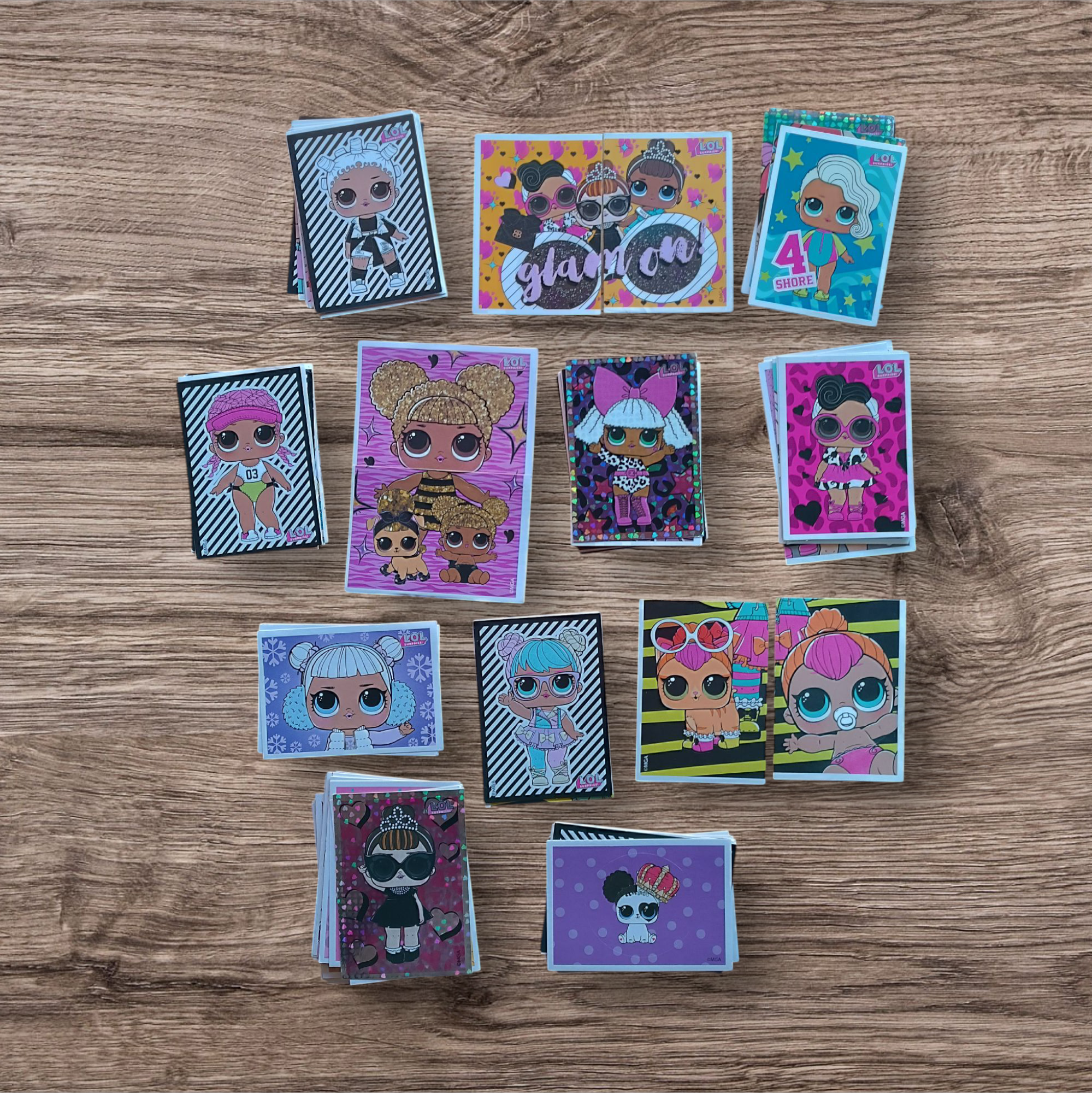 Lote 139 figuritas sin repetir LOL Vamos a ser amigos, de Panini