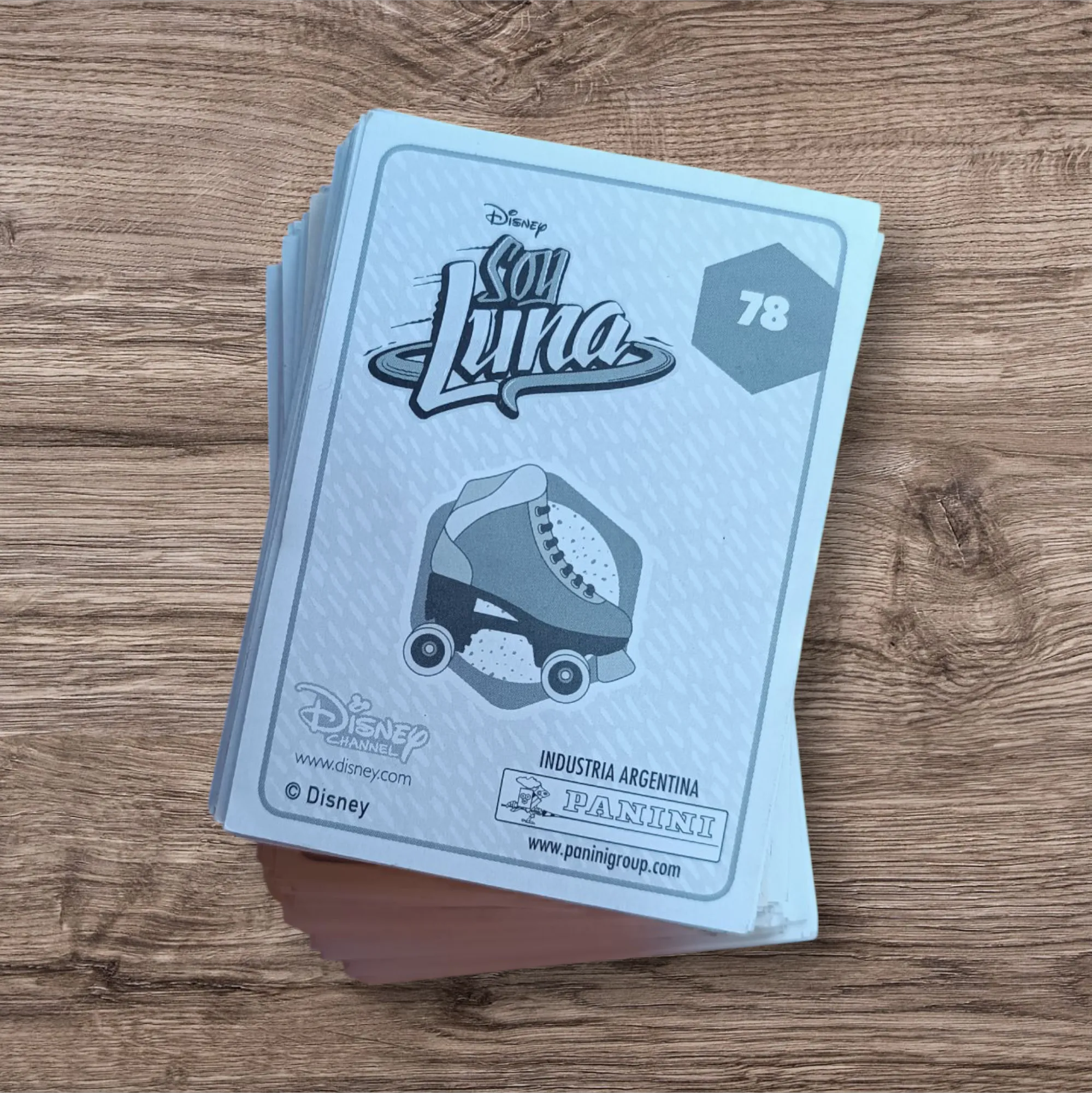 Lote 126 figuritas Soy Luna, de Panini