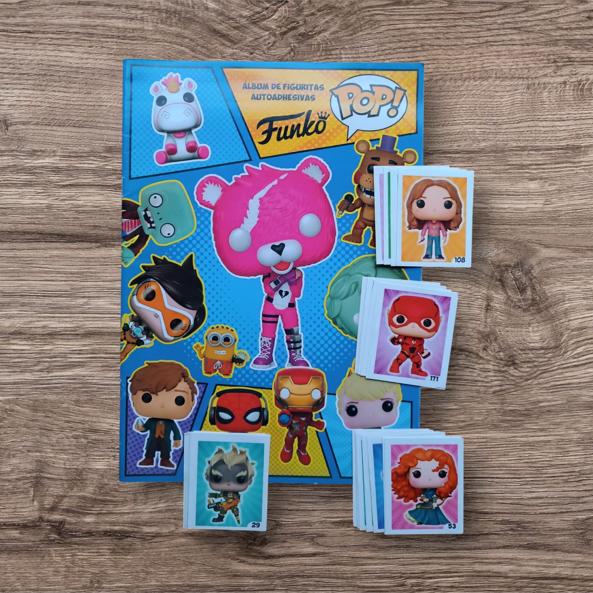 Álbum + 24 figuritas sin repetir de Funko