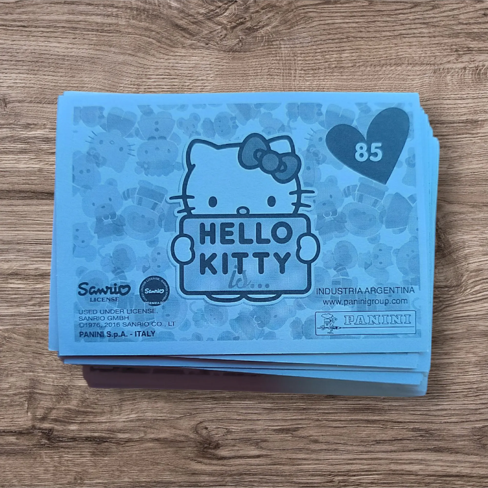 Encantador lote 70 figuritas sin repetir Hello Kitty, de Panini