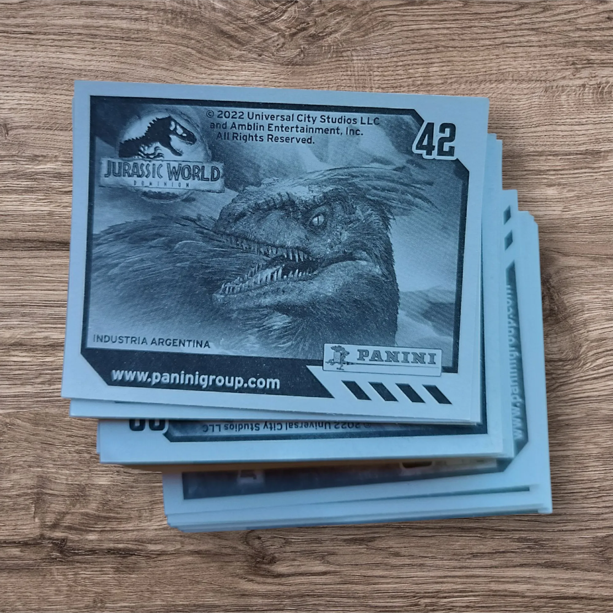 Lote 60 figuritas sin repetir Jurassic World Dominion
