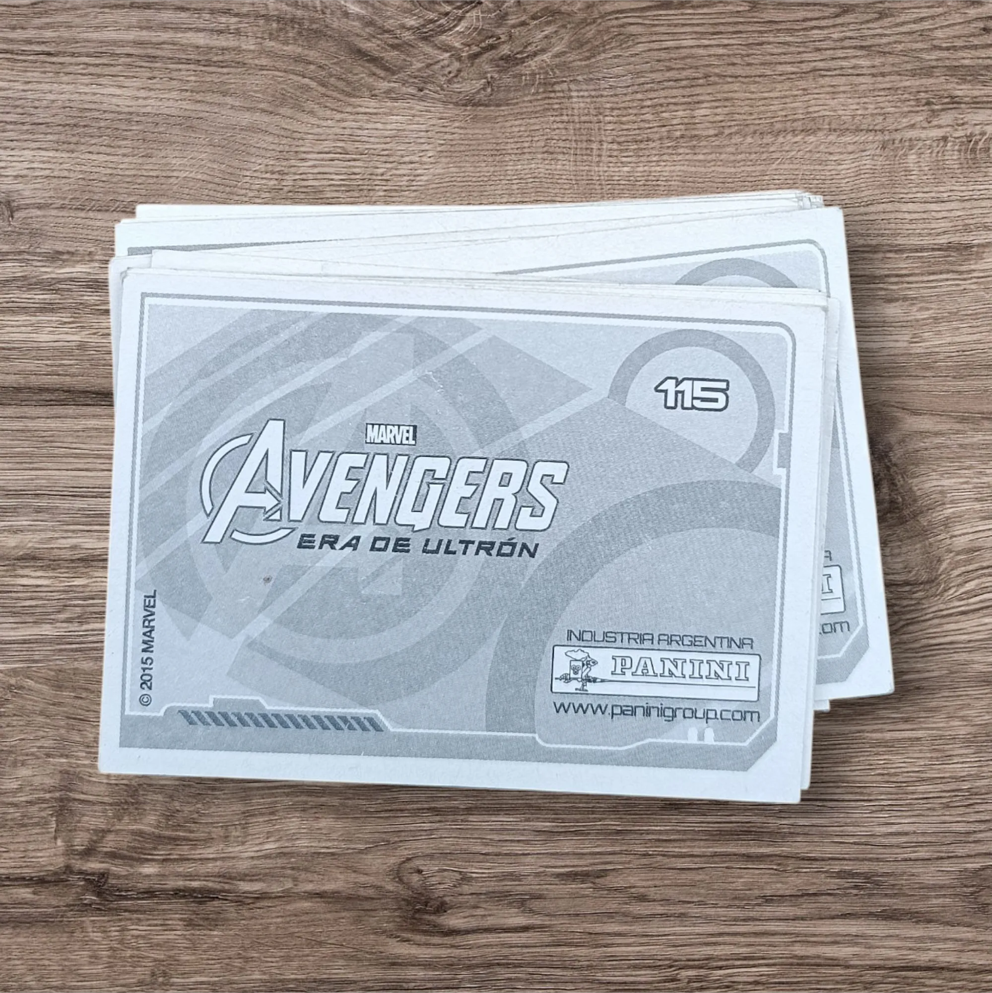 Lote 112 figuritas sin repetir Avengers Era de Ultrón