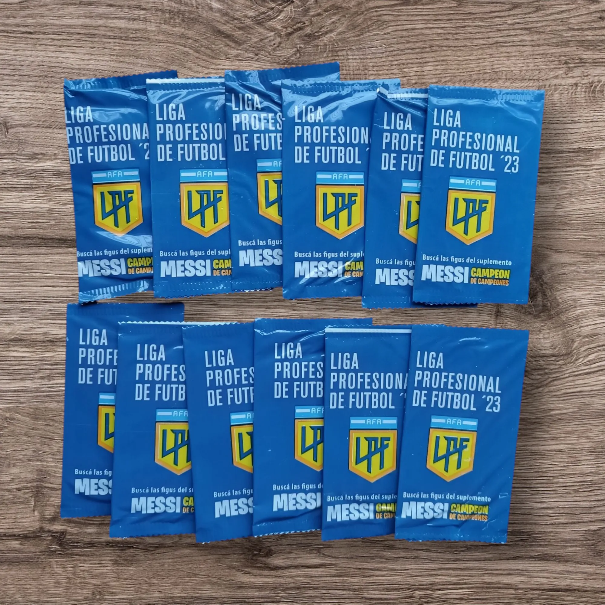 12 sobres de figuritas Liga Profesional de Fútbol Argentino 2023