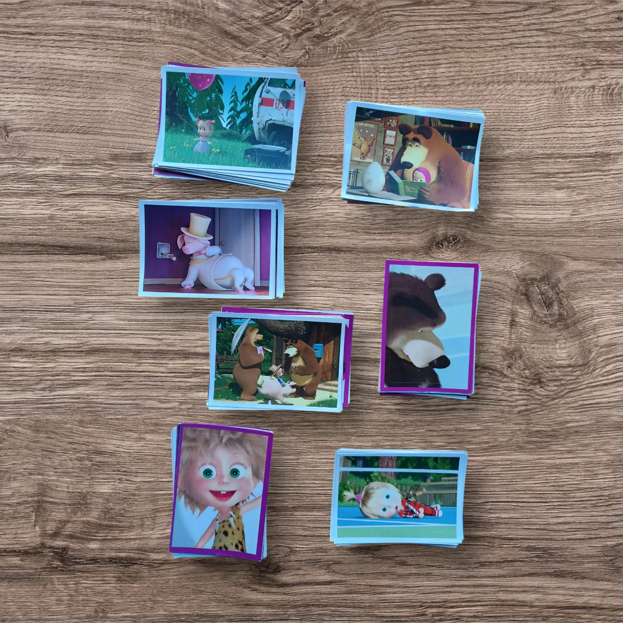 Lote 89 figuritas sin repetir Masha y el Oso