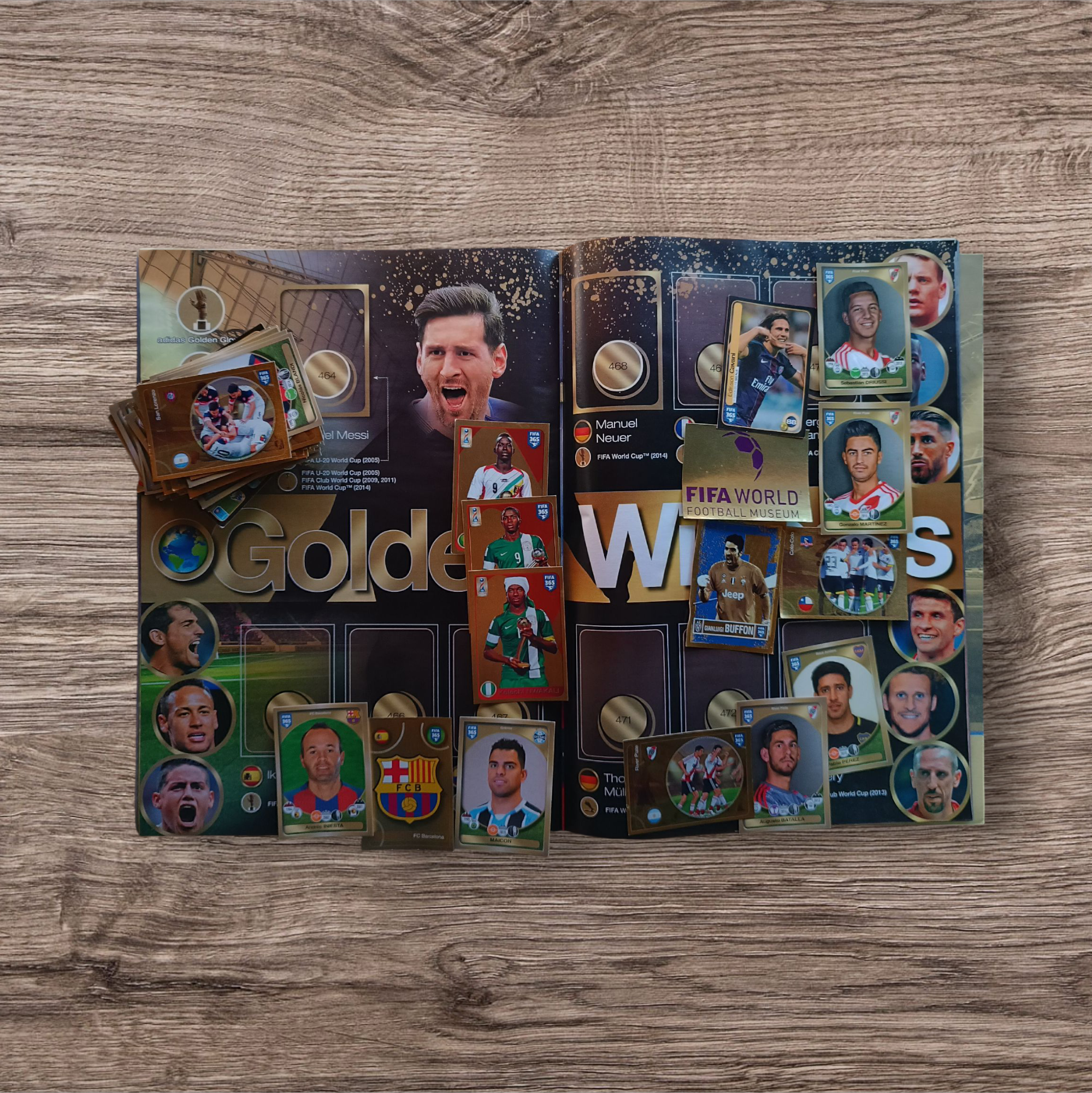 Álbum + 133 figuritas sin repetir FIFA 365 2017