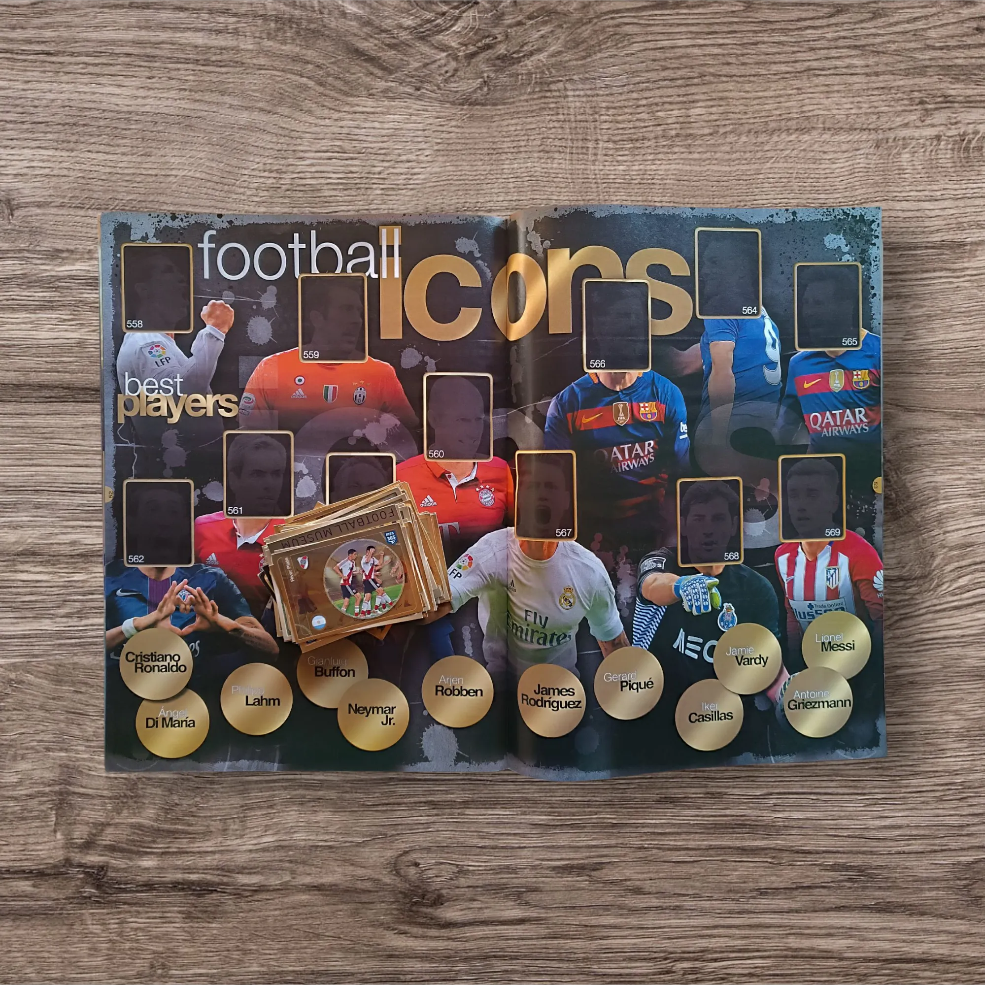 Álbum + 133 figuritas sin repetir FIFA 365 2017