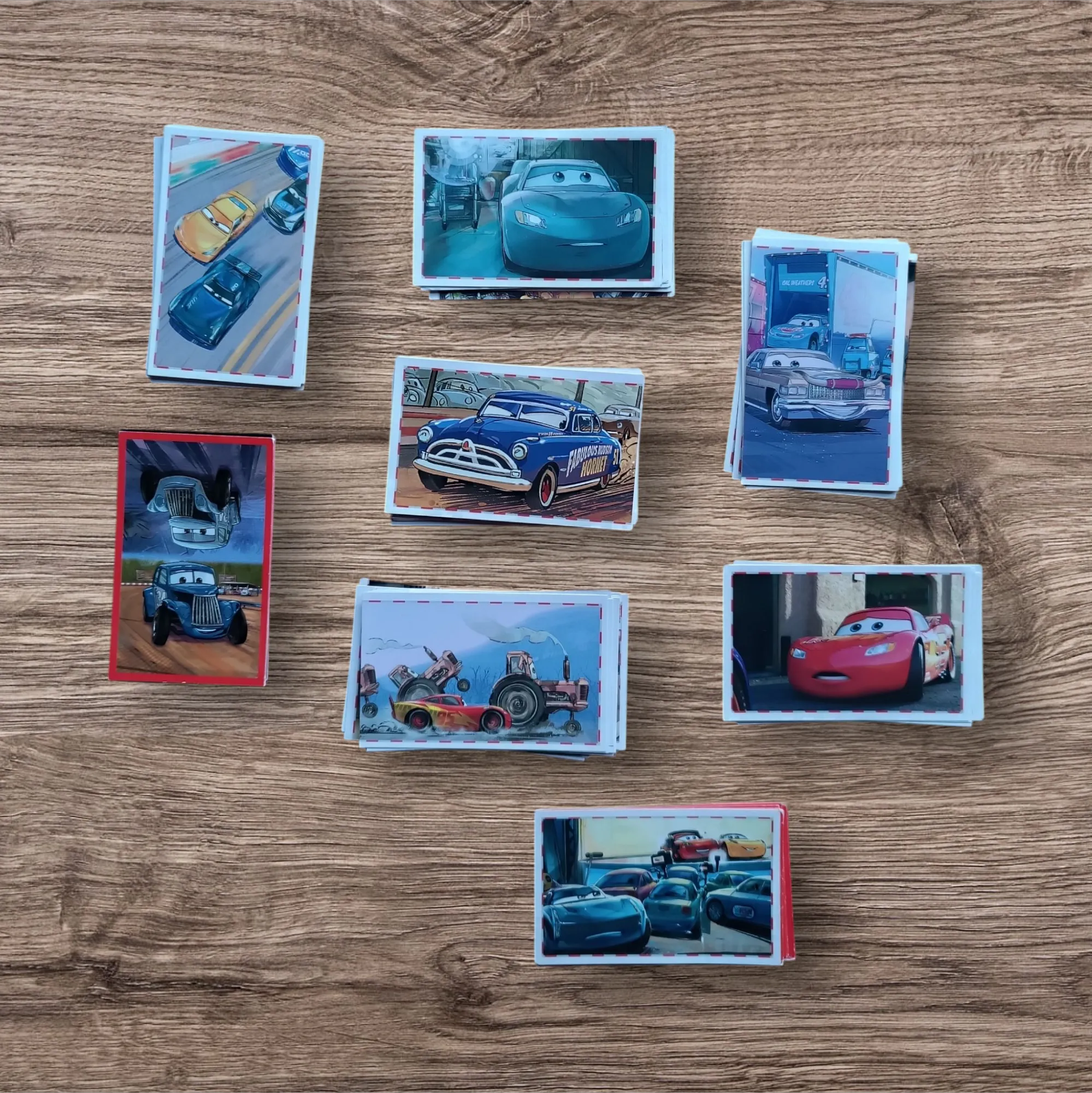 Lote 98 figuritas sin repetir de Cars 3