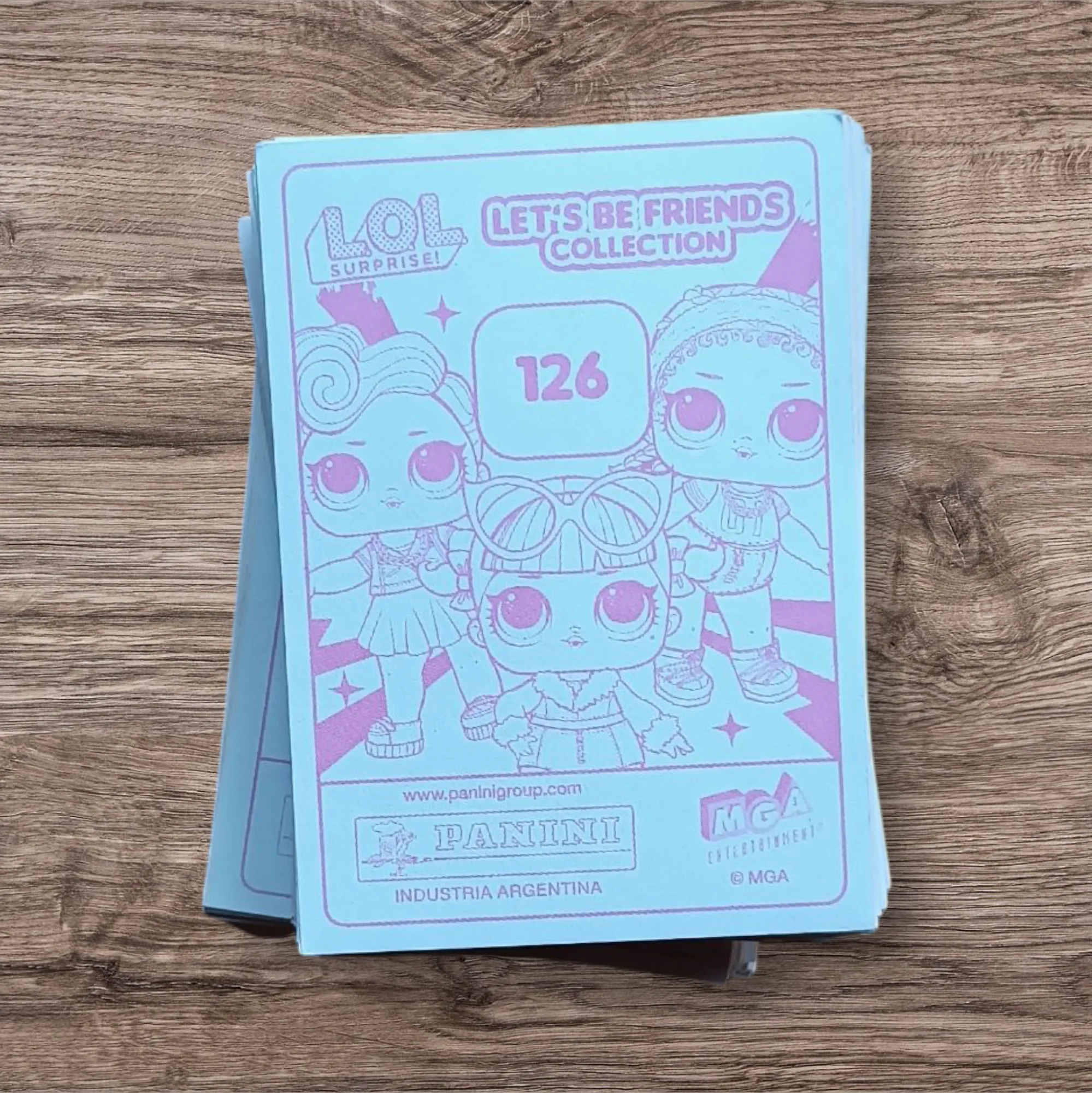 Lote 139 figuritas sin repetir Lol Let's be friends