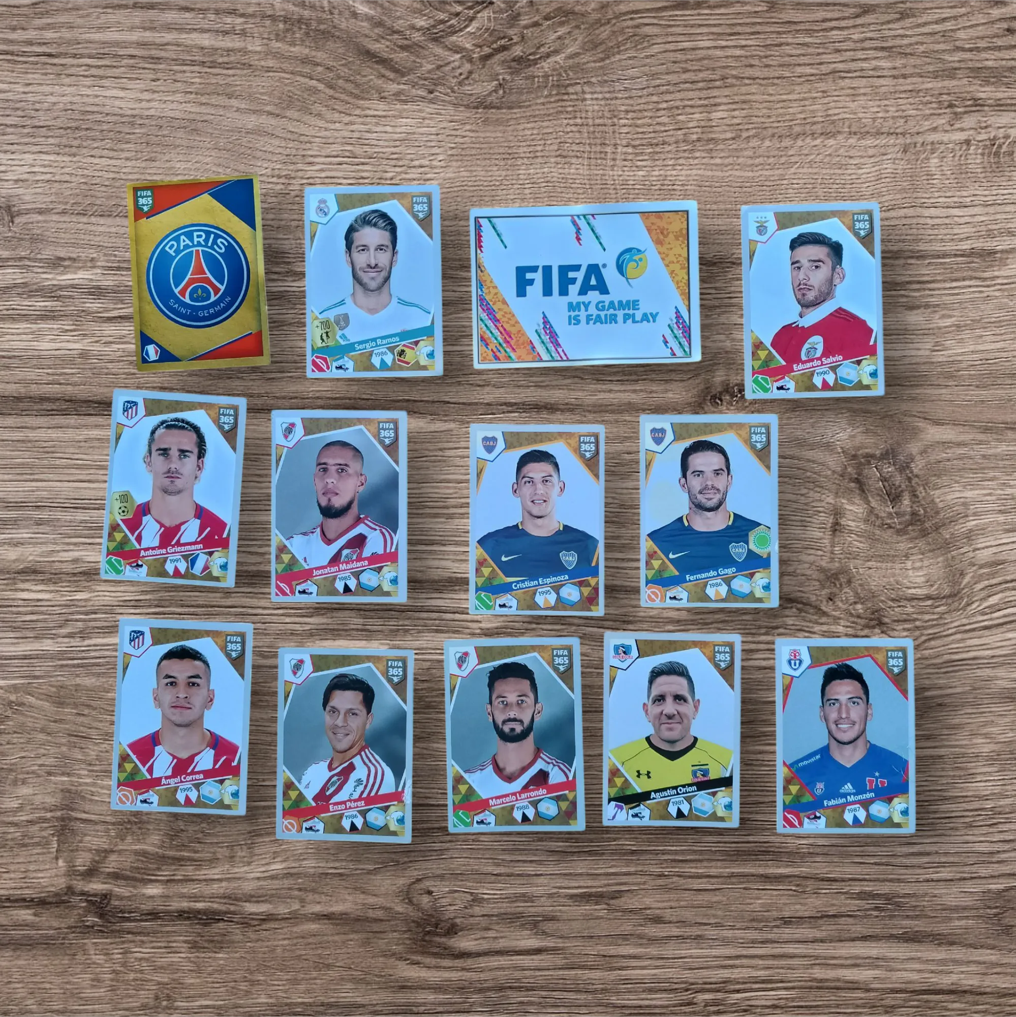 Lote 104 figuritas sin repetir FIFA 365 2018