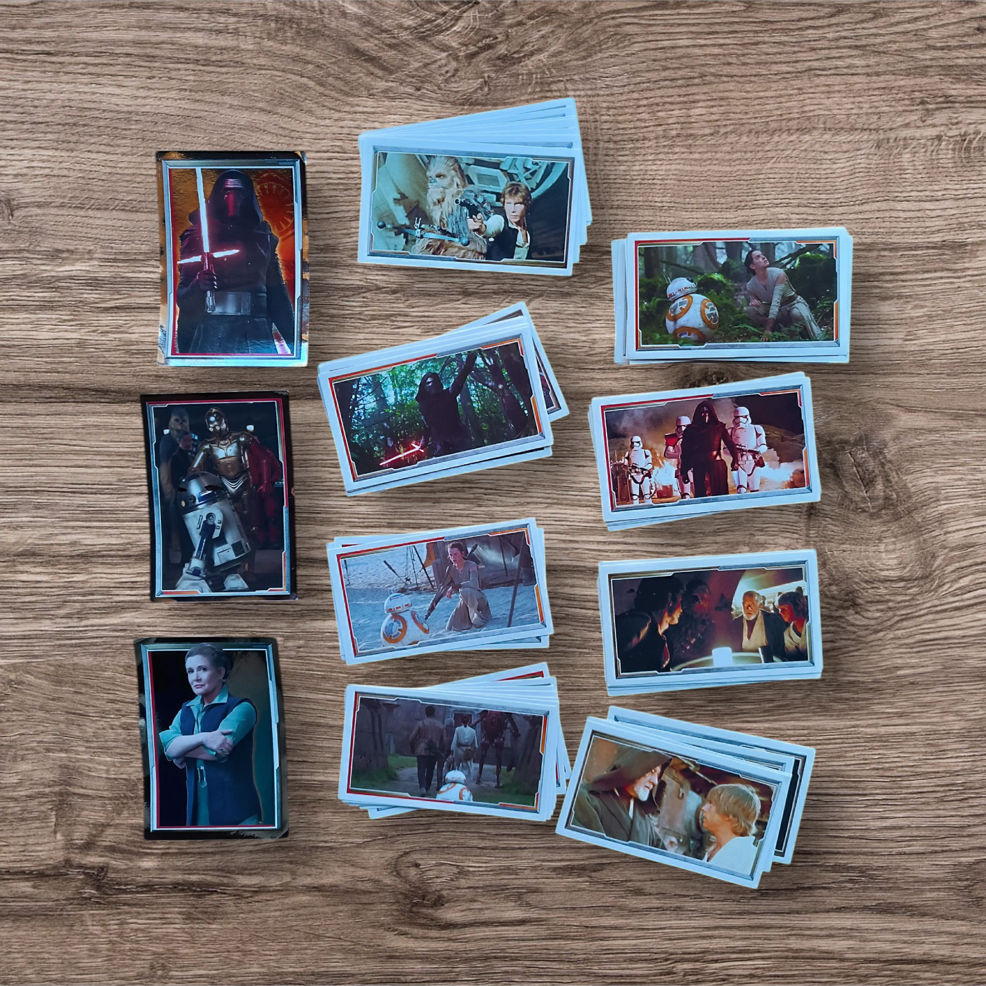 Lote 59 figuritas sin repetir Star War The Force Awakens