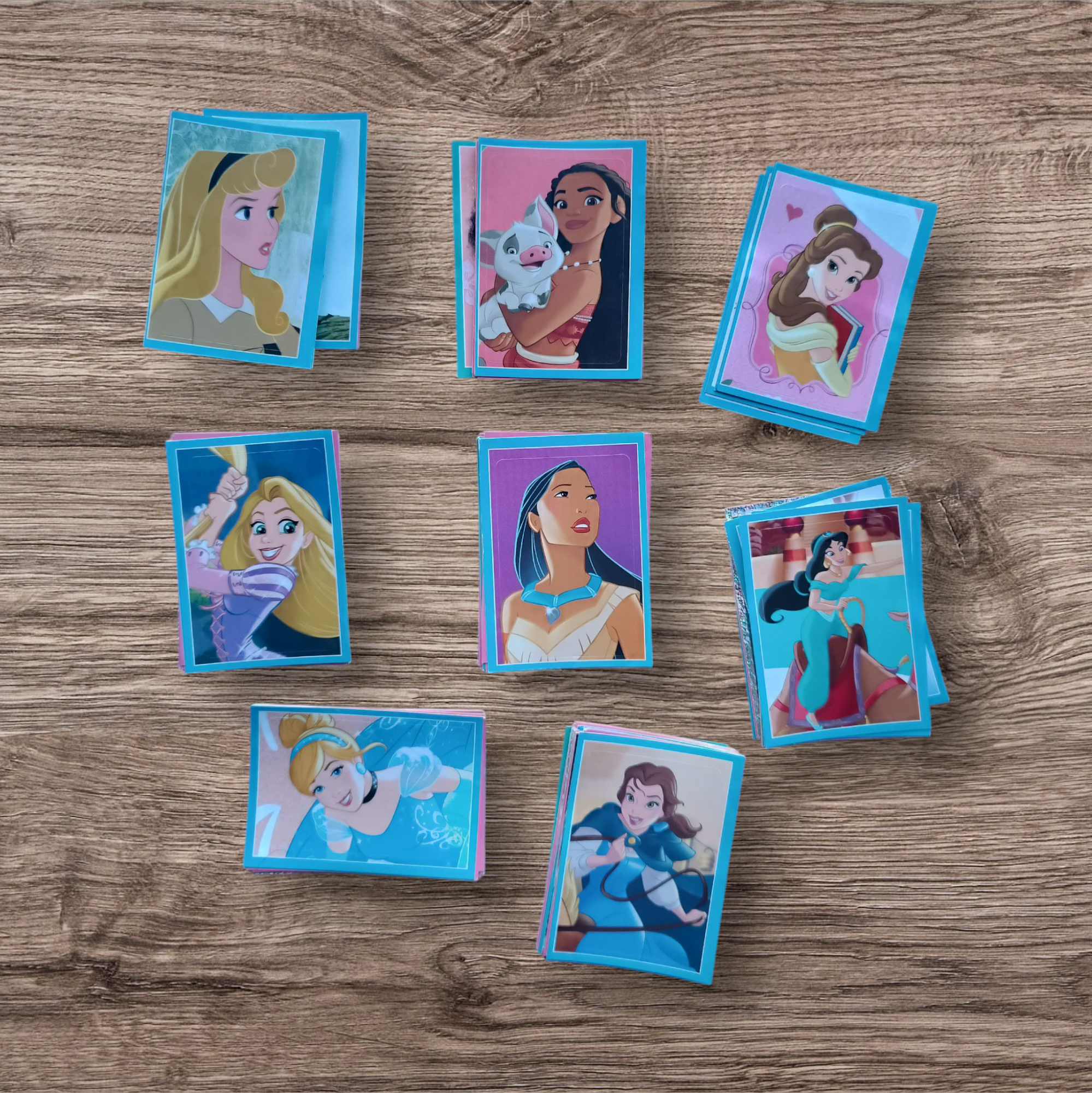Lote 104 figuritas sin repetir Disney Princesas Vive tu aventura