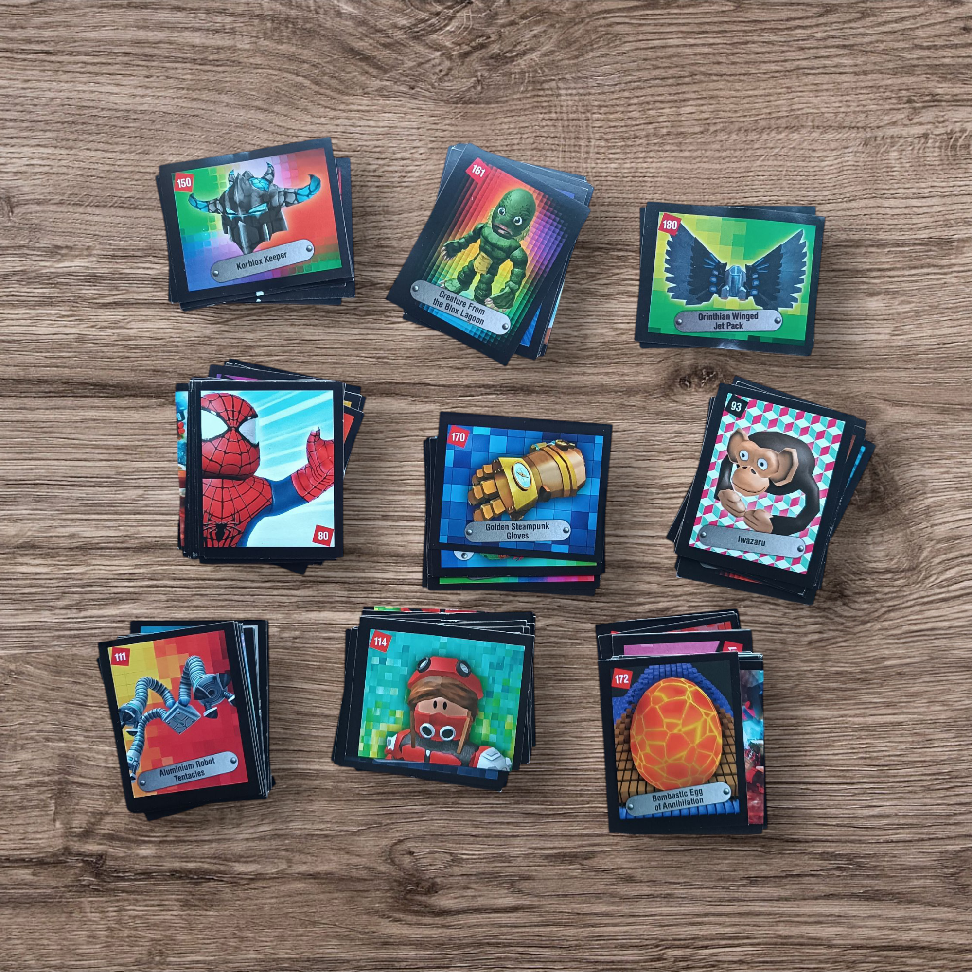 Álbum + 112 figuritas sin repetir Roblox