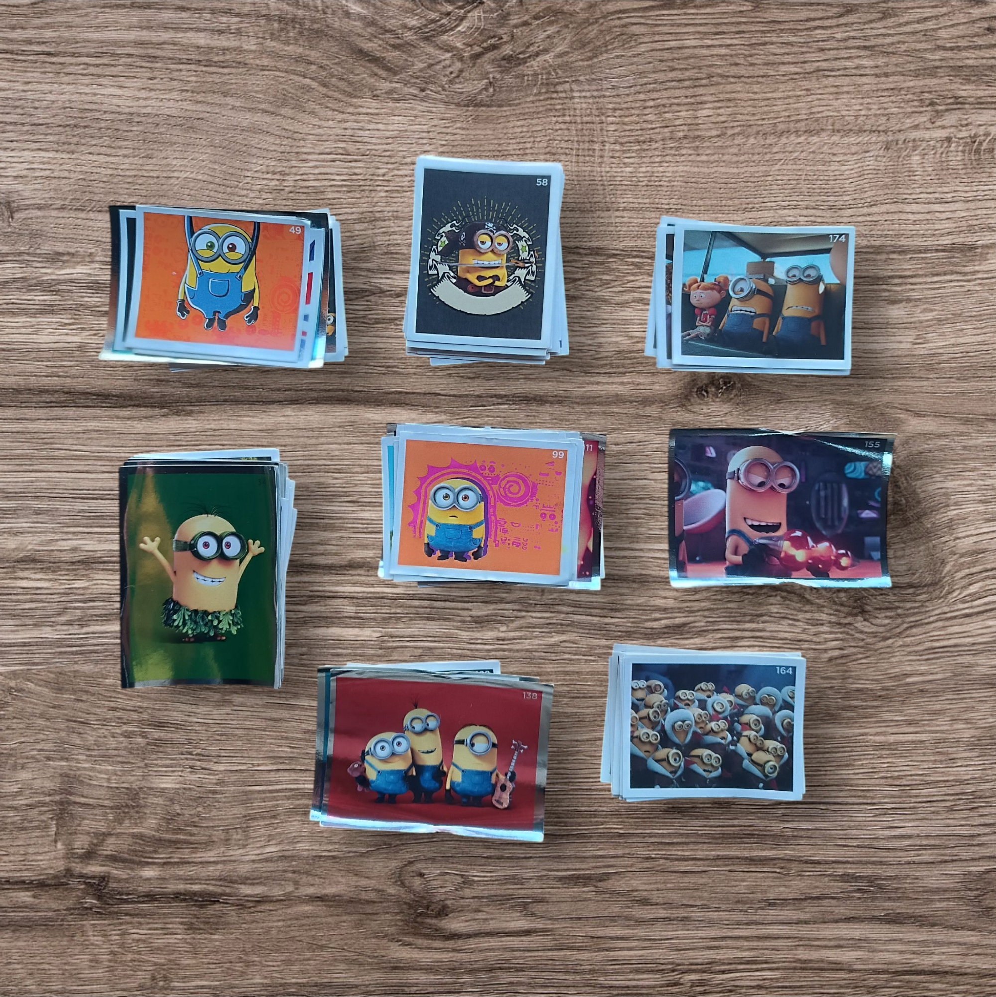 Lote 98 figuritas sin repetir Minion