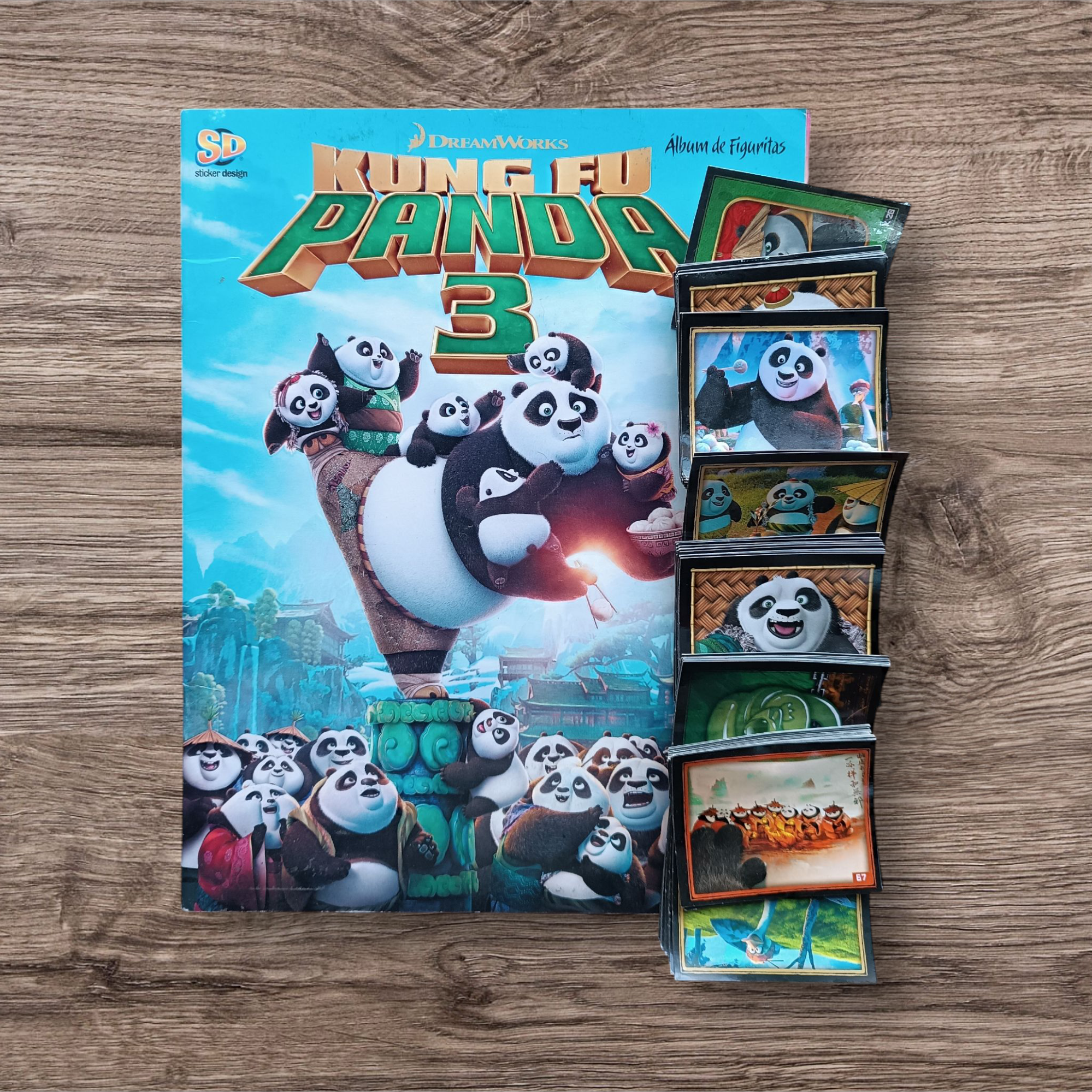 Álbum + 157 figuritas sin repetir Kung Fu Panda 3