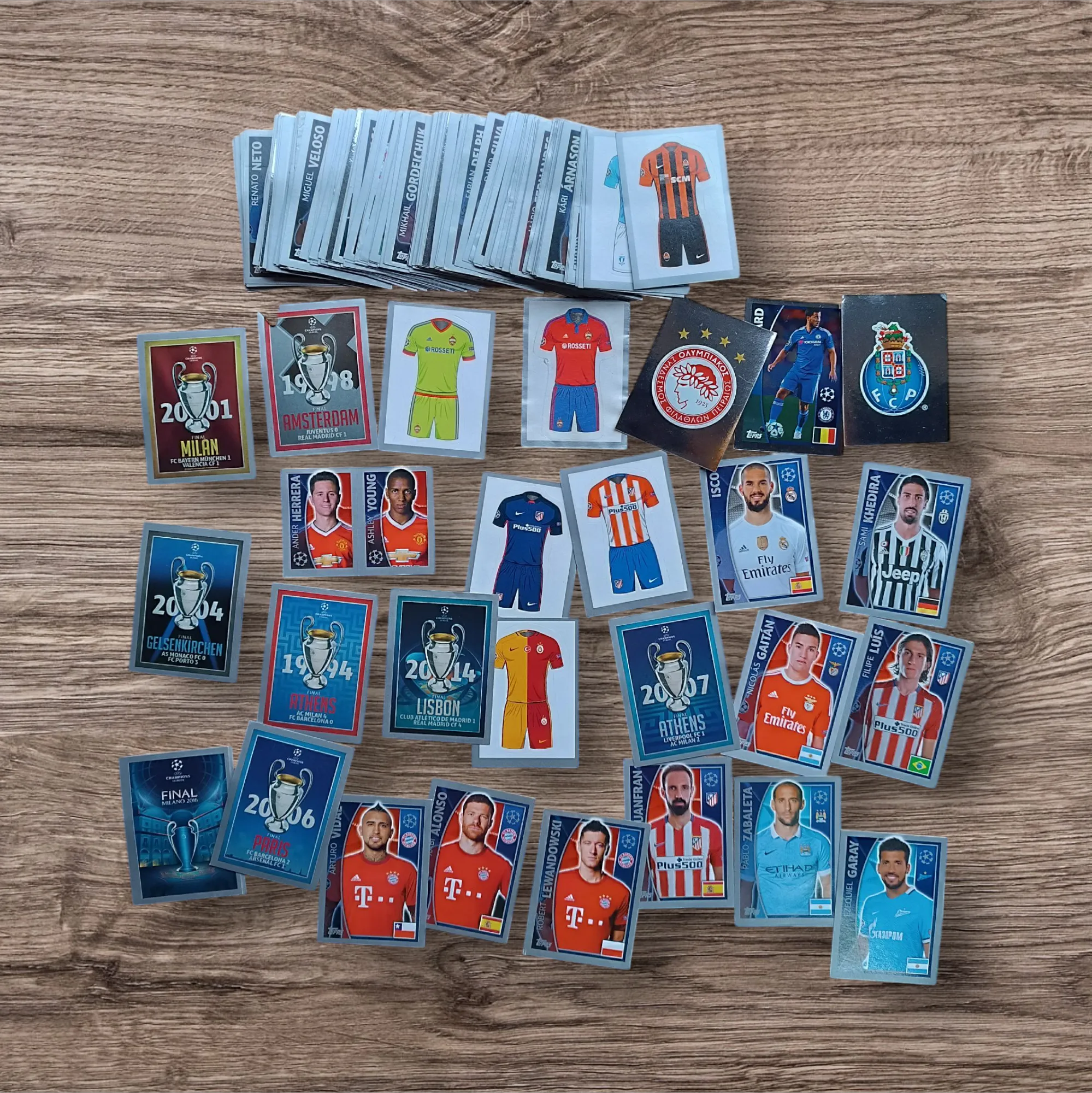 Lote 173 figuritas sin repetir Champions League 2016-2017