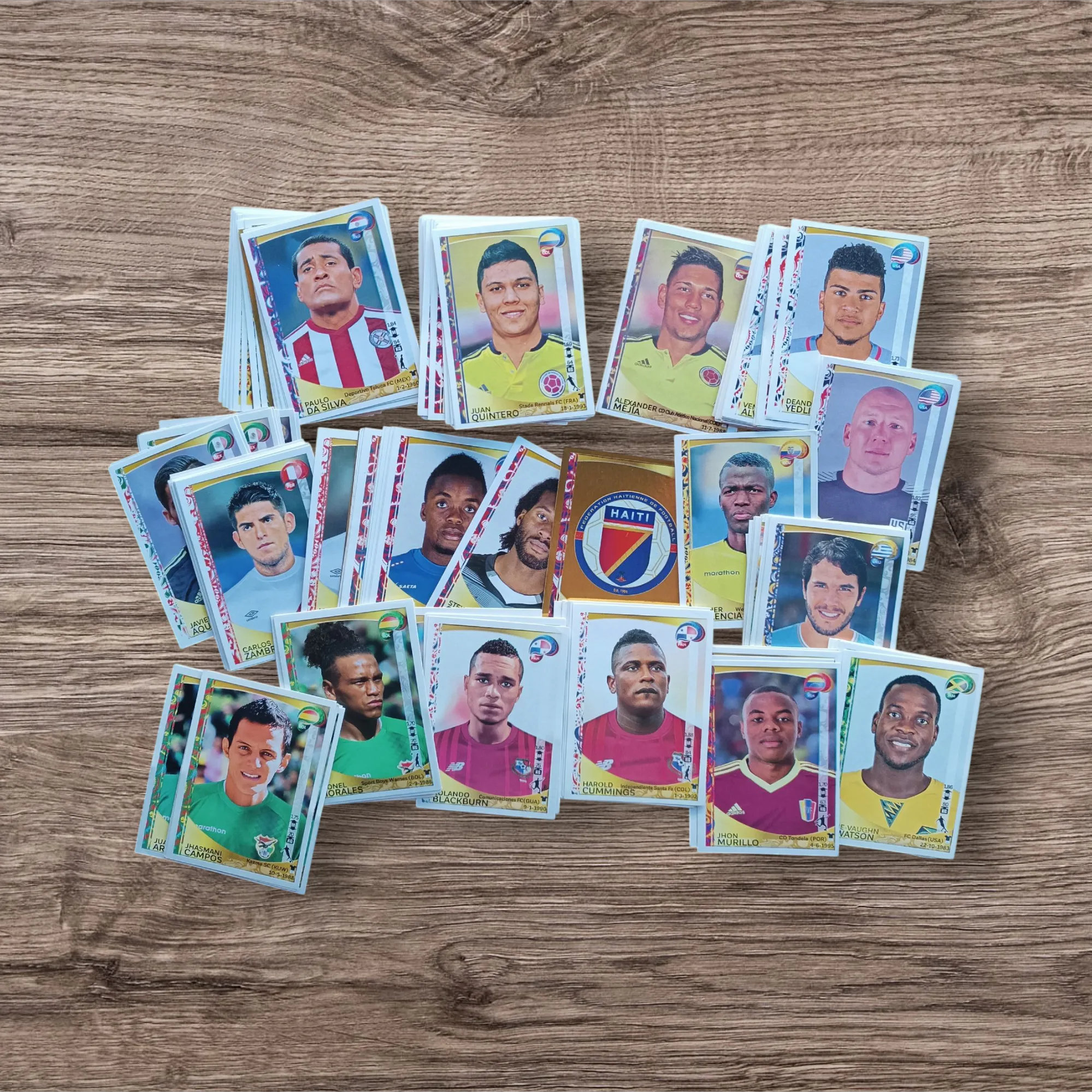 Lote 183 figuritas sin repetir Copa América 2016