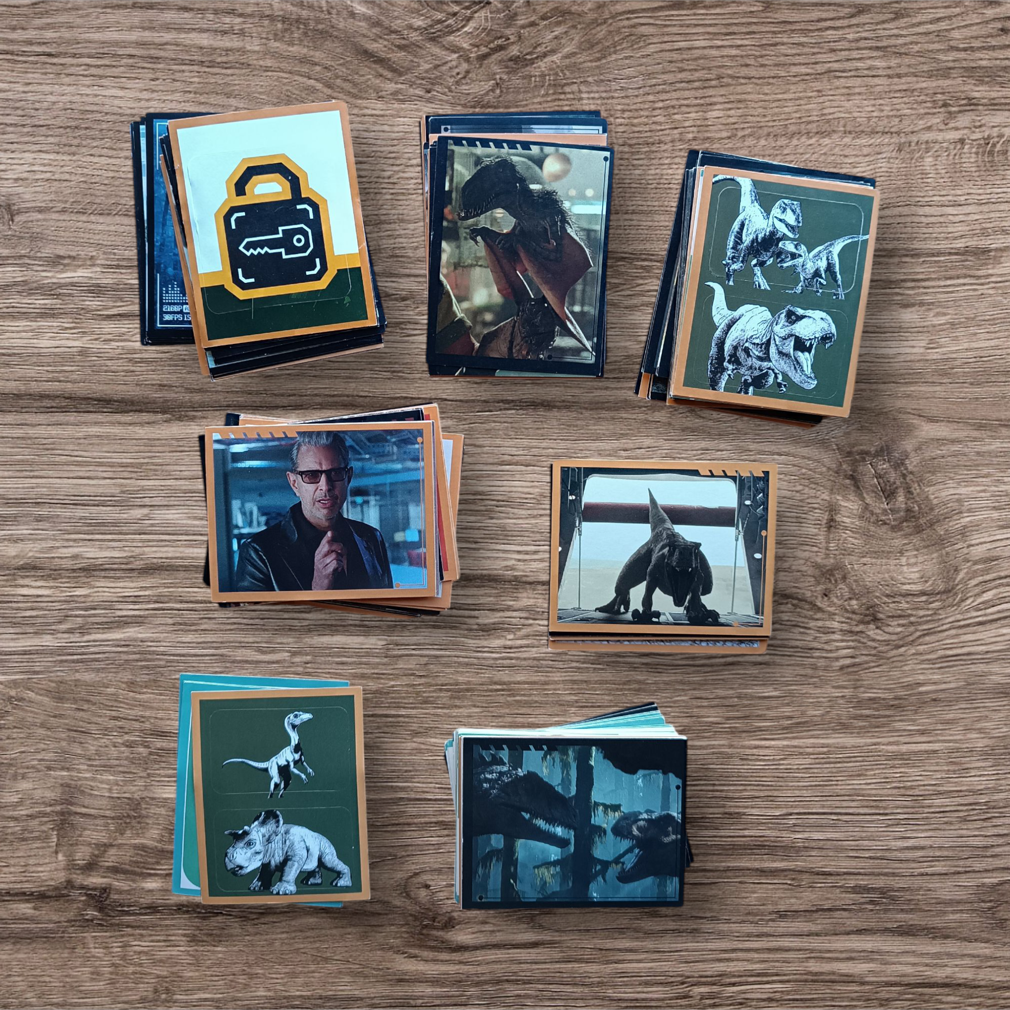 Lote 178 figuritas sin repetir Jurassic Dominion