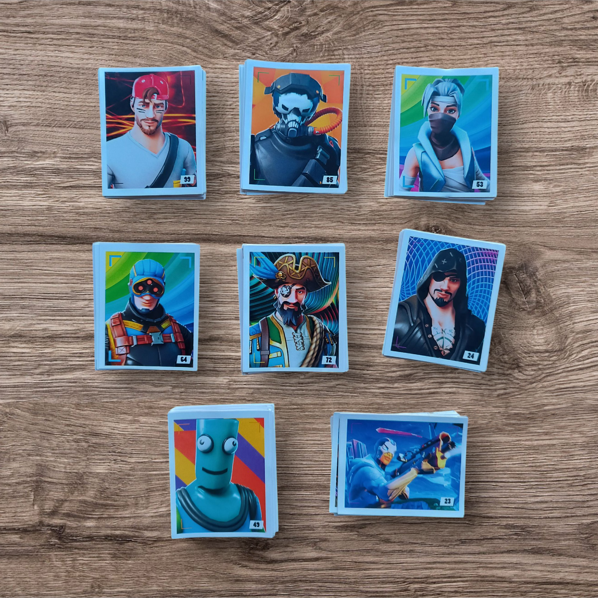 Lote 121 figuritas Fortnite
