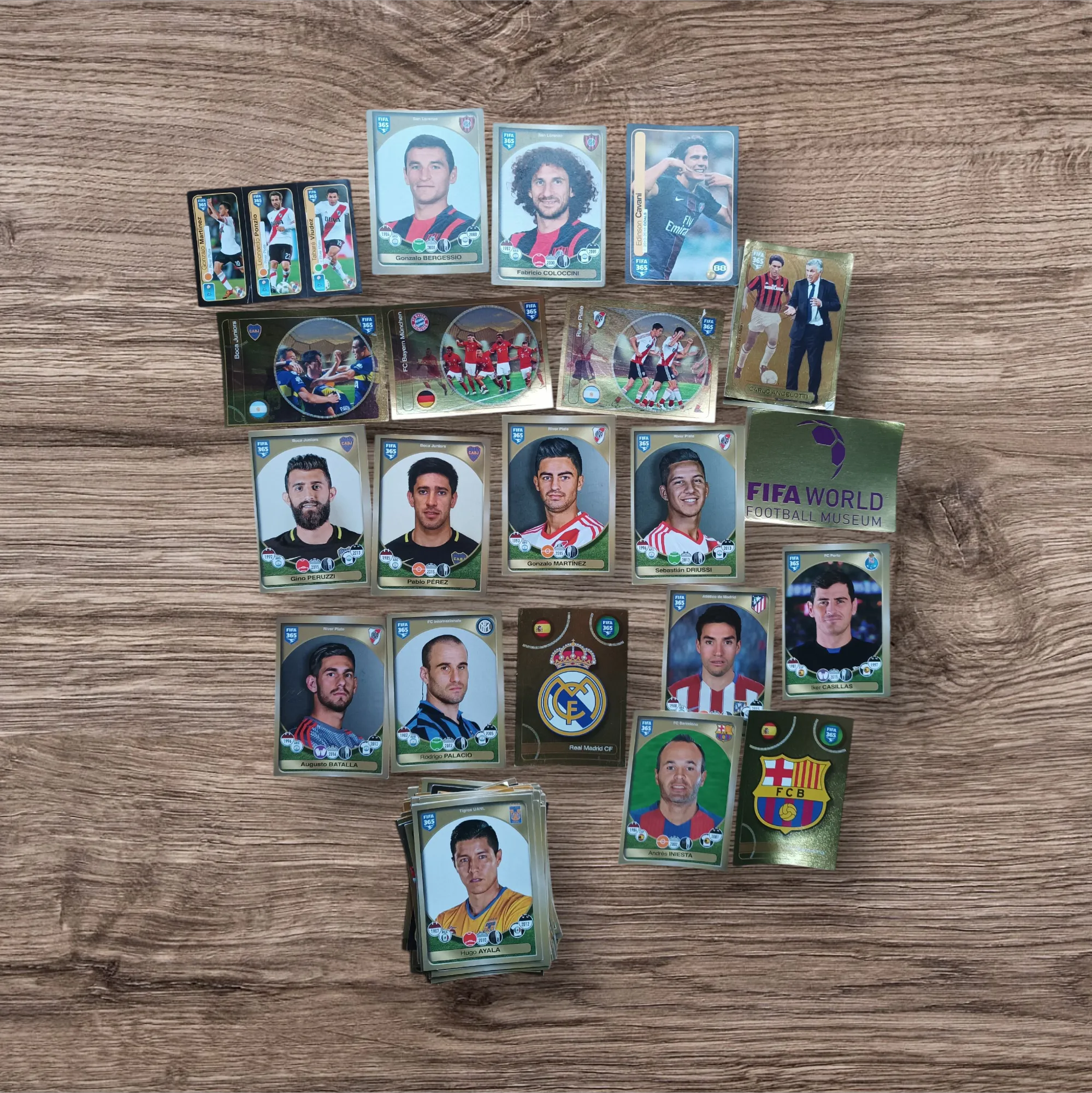 Álbum + 123 figuritas sin repetir FIFA 365 año 2017