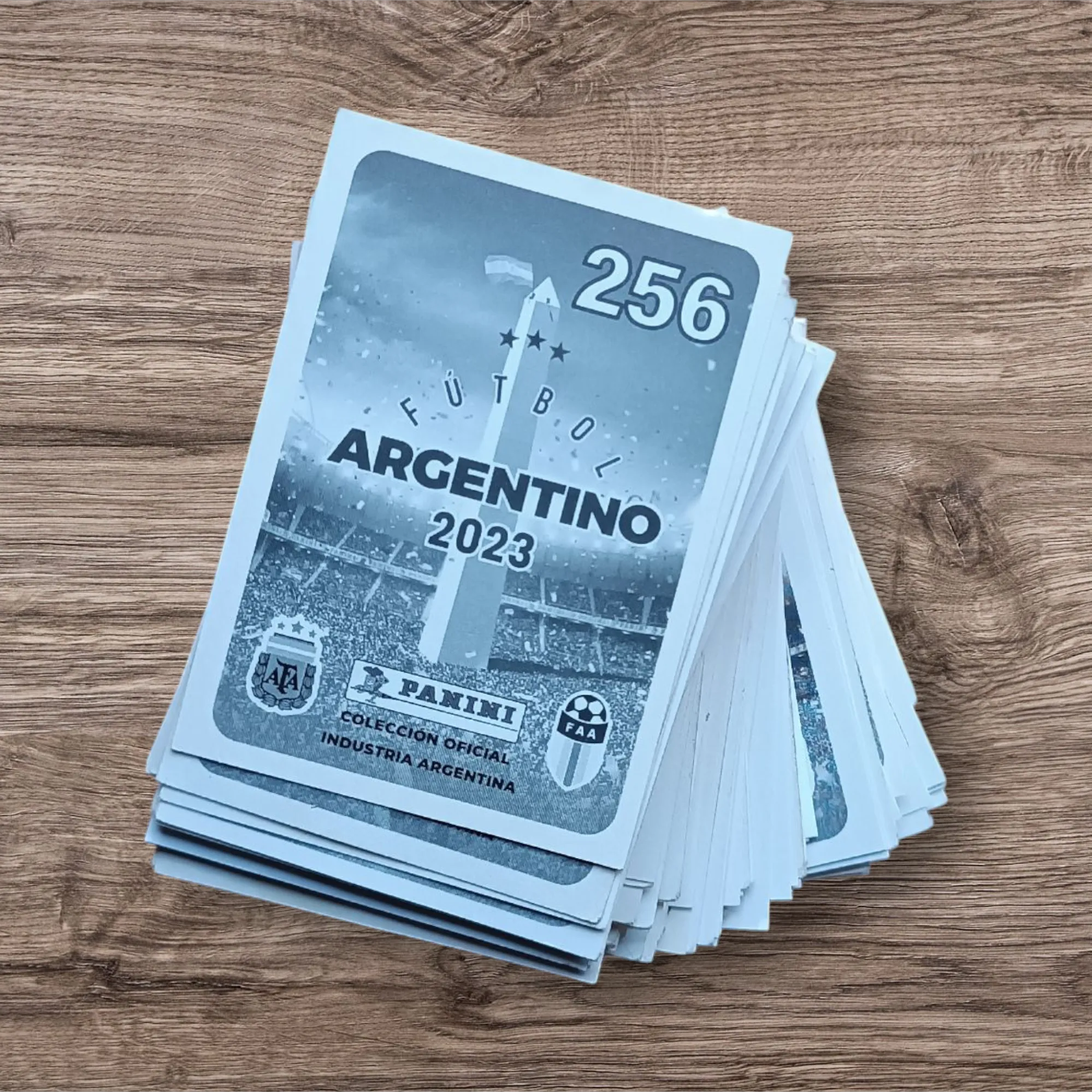 Lote 250 figuritas Fútbol Argentino 2023