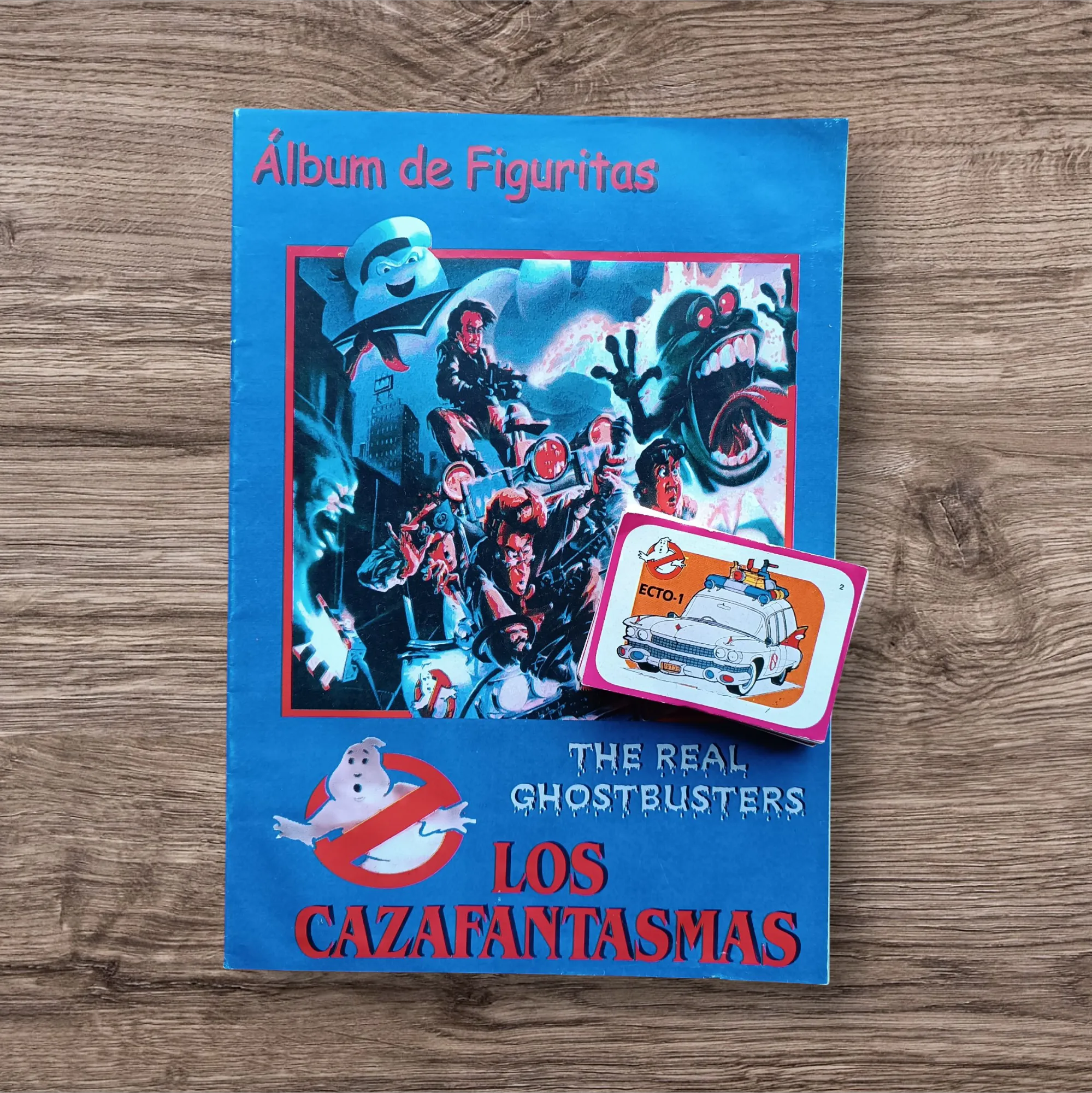 Álbum + 153 figuritas Los Cazafantasmas