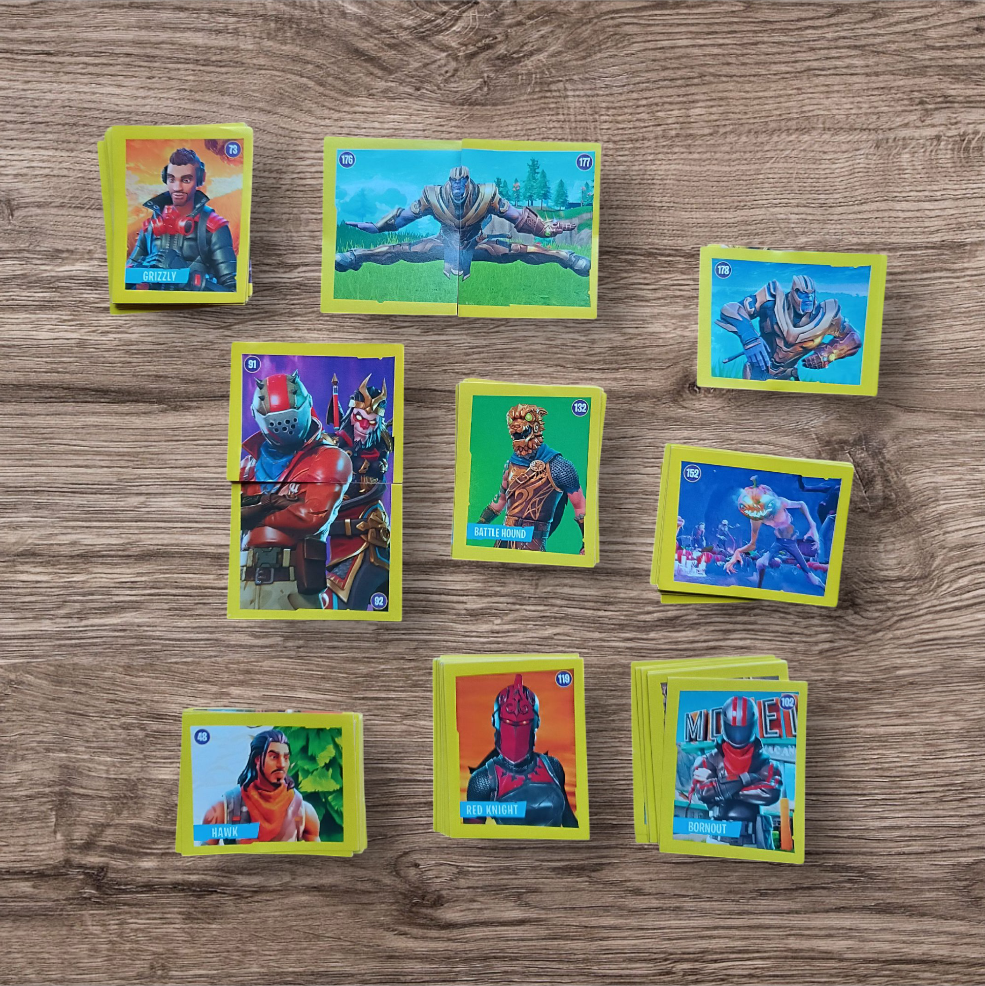 Lote 105 figuritas sin repetir Fortnite