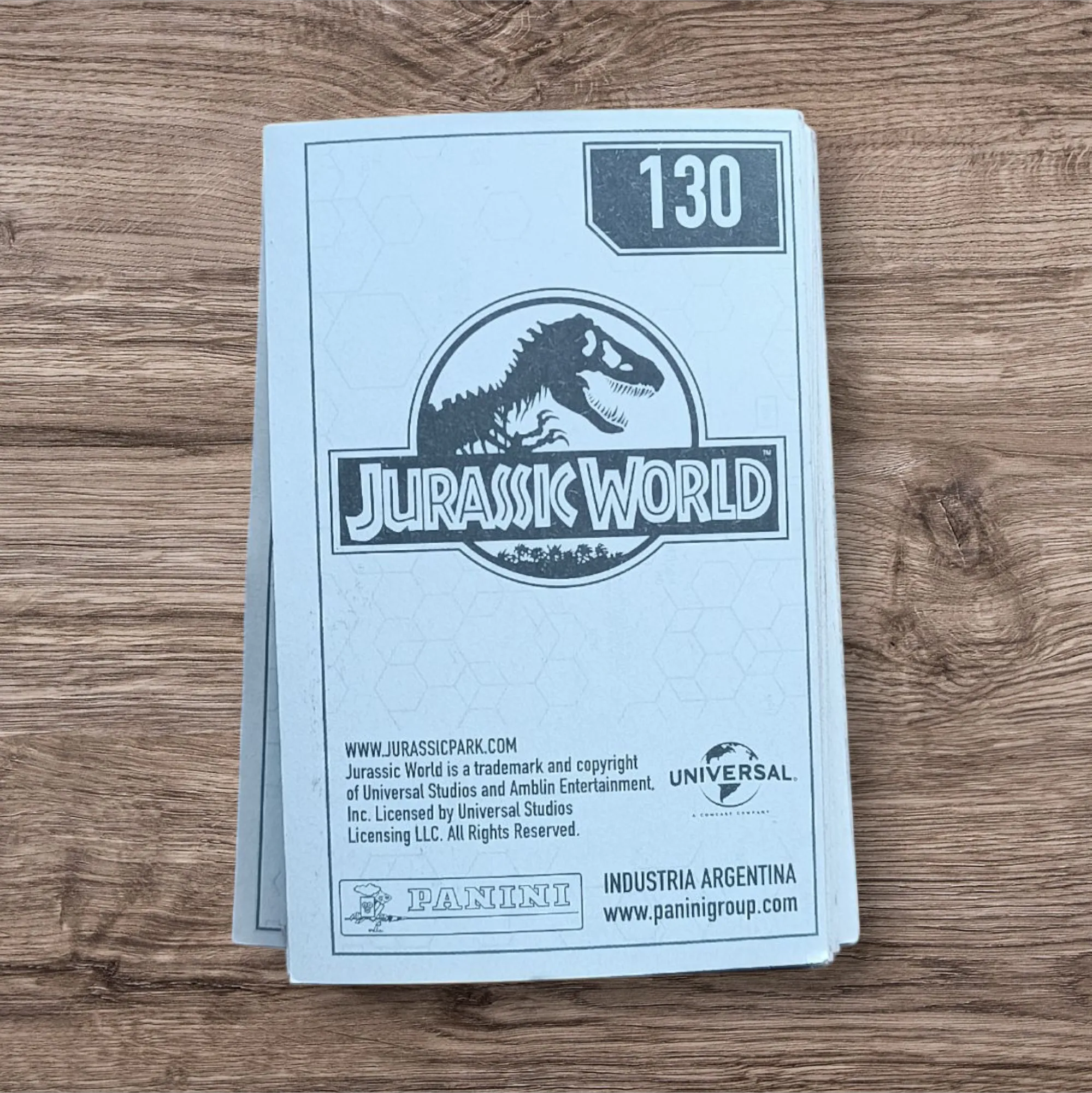 Lote 168 figuritas sin repetir Jurassic World