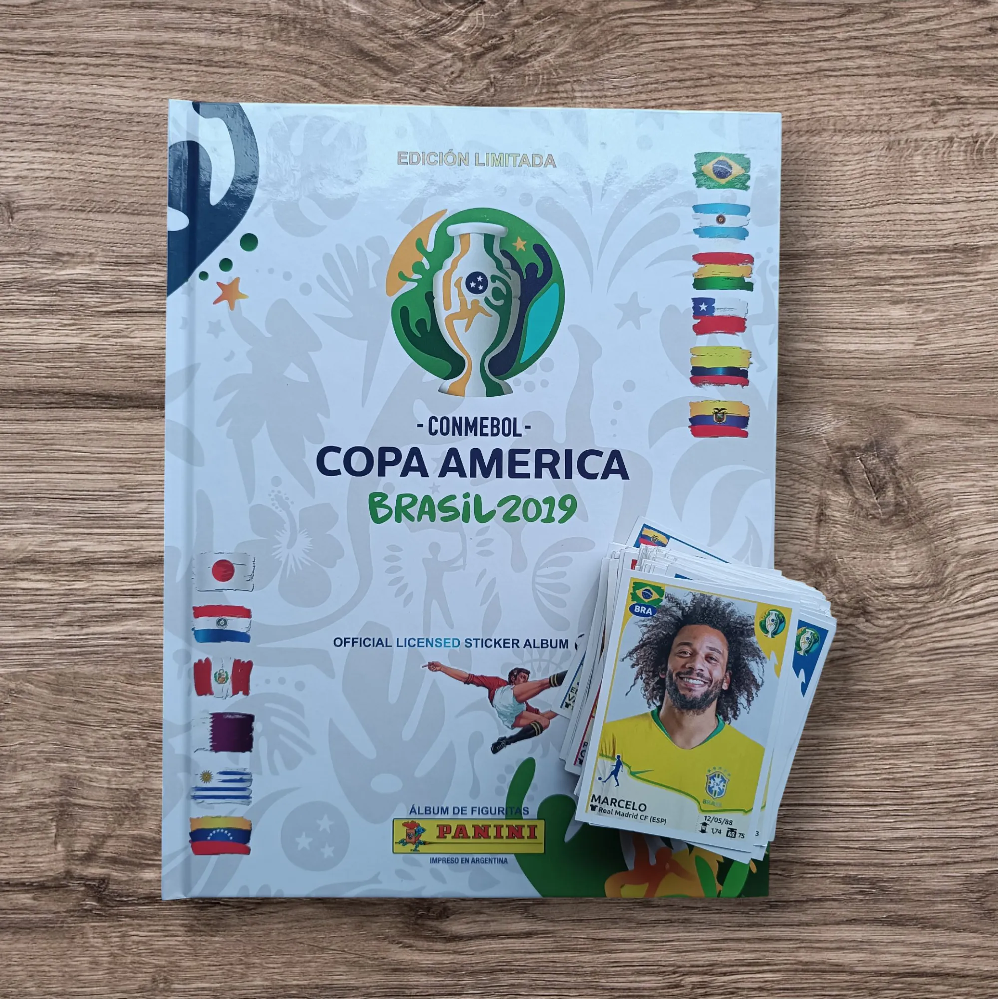 Álbum tapa dura + 258 figuritas sin repetir Copa América Brasil 2019