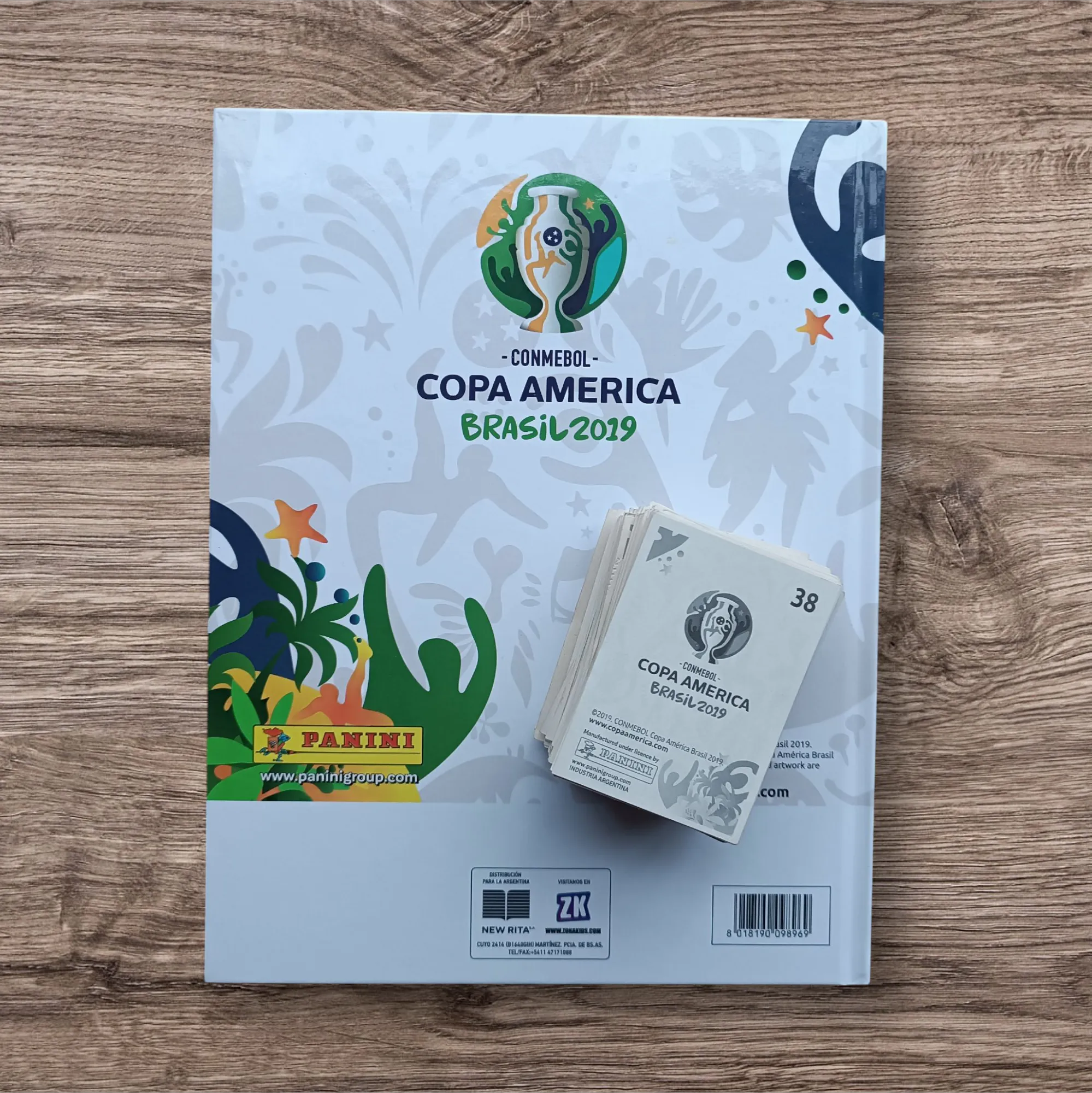 Álbum tapa dura + 258 figuritas sin repetir Copa América Brasil 2019