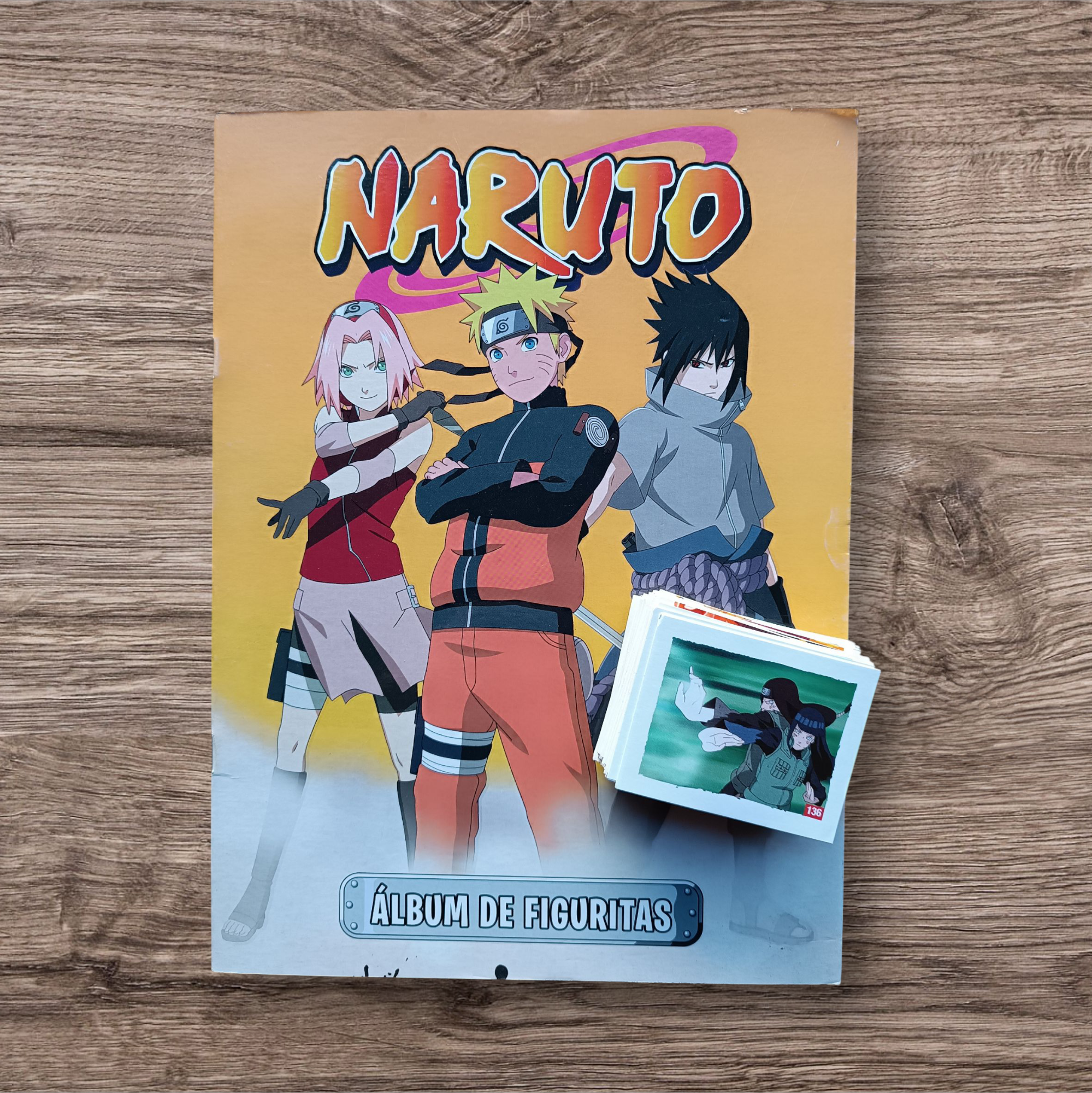 Álbum + 121 figuritas sin repetir Naruto