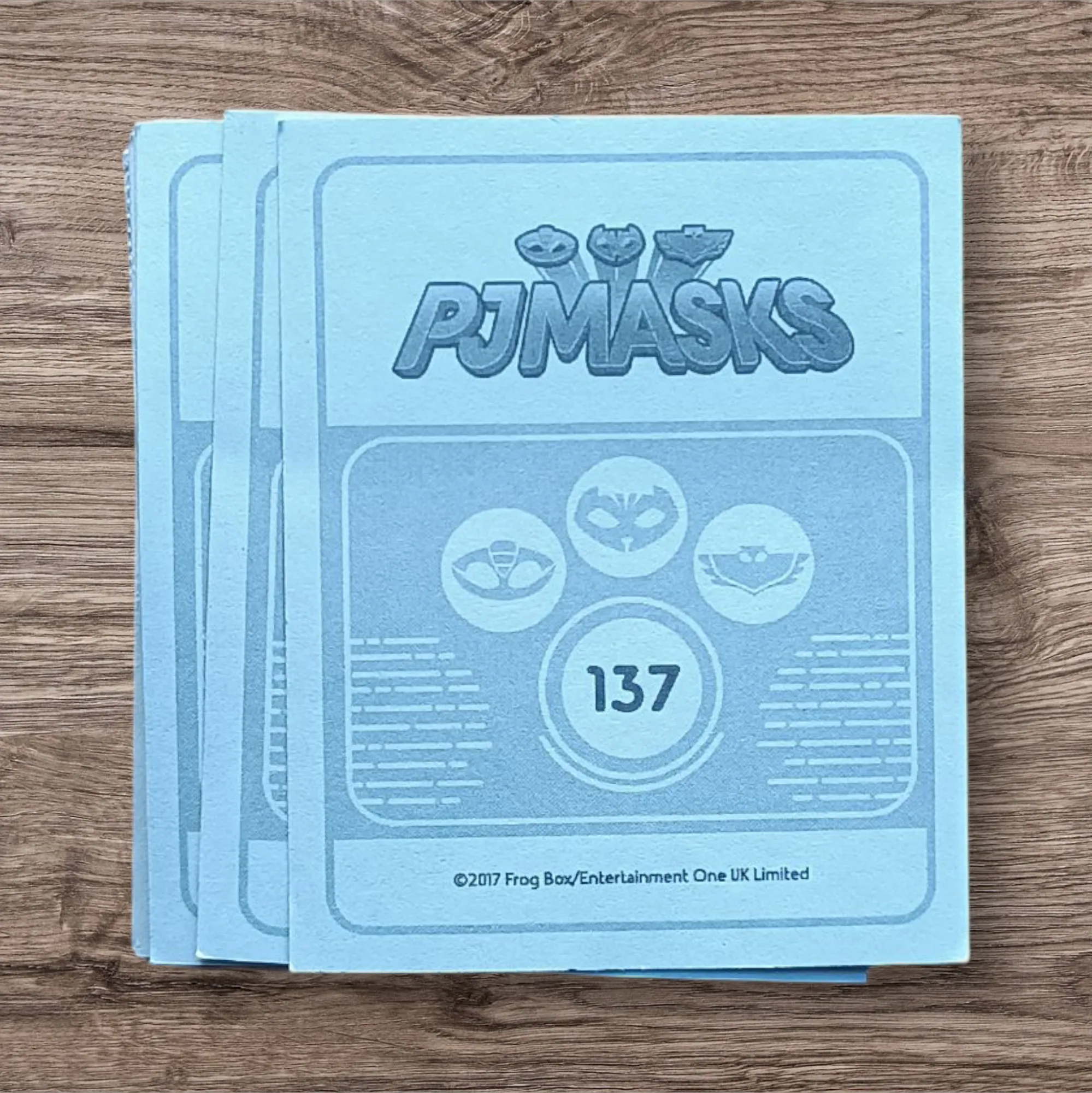 Lote 67 figuritas sin repetir Pj Masks