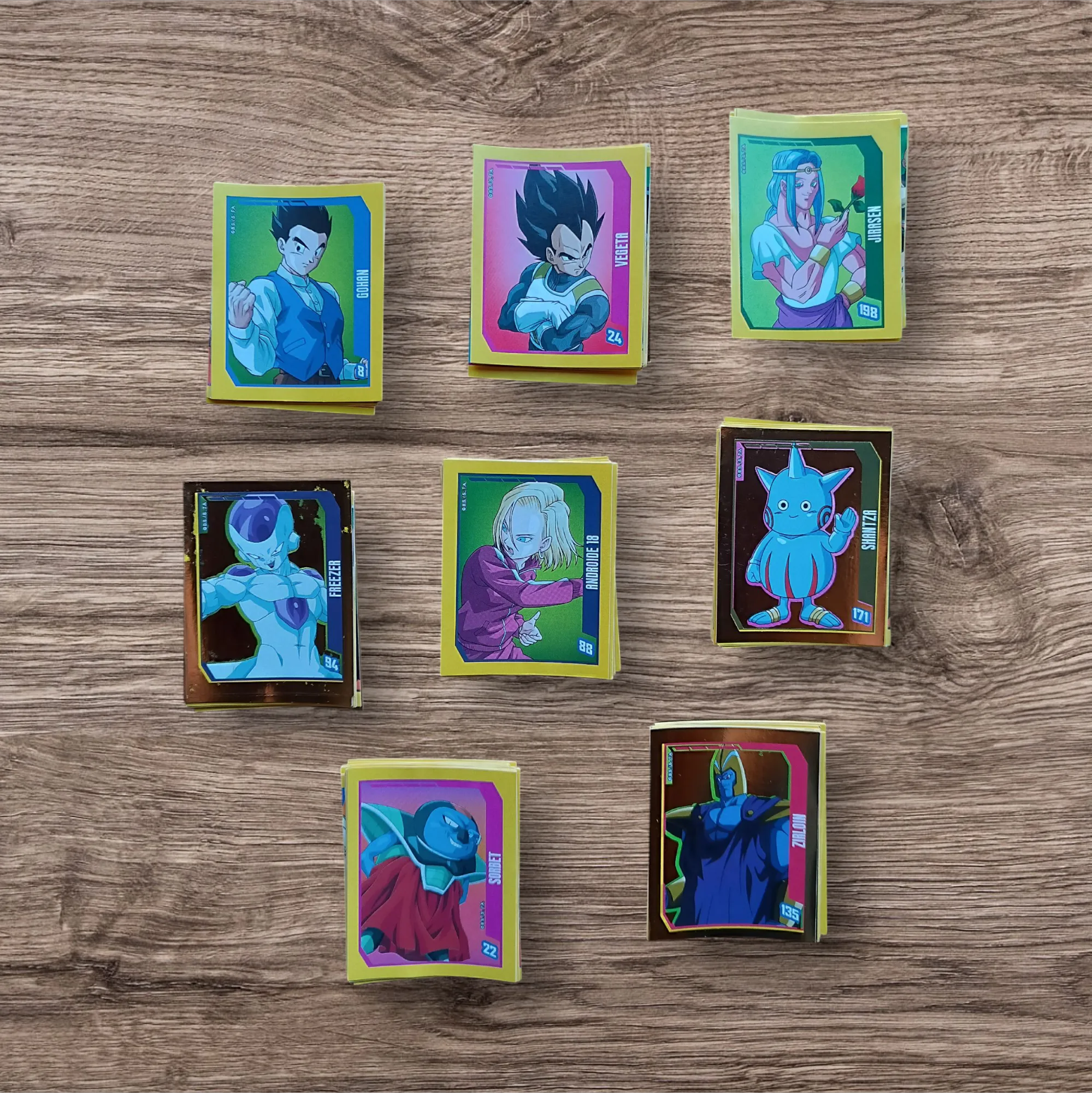 Lote 113 figuritas Dragon Ball