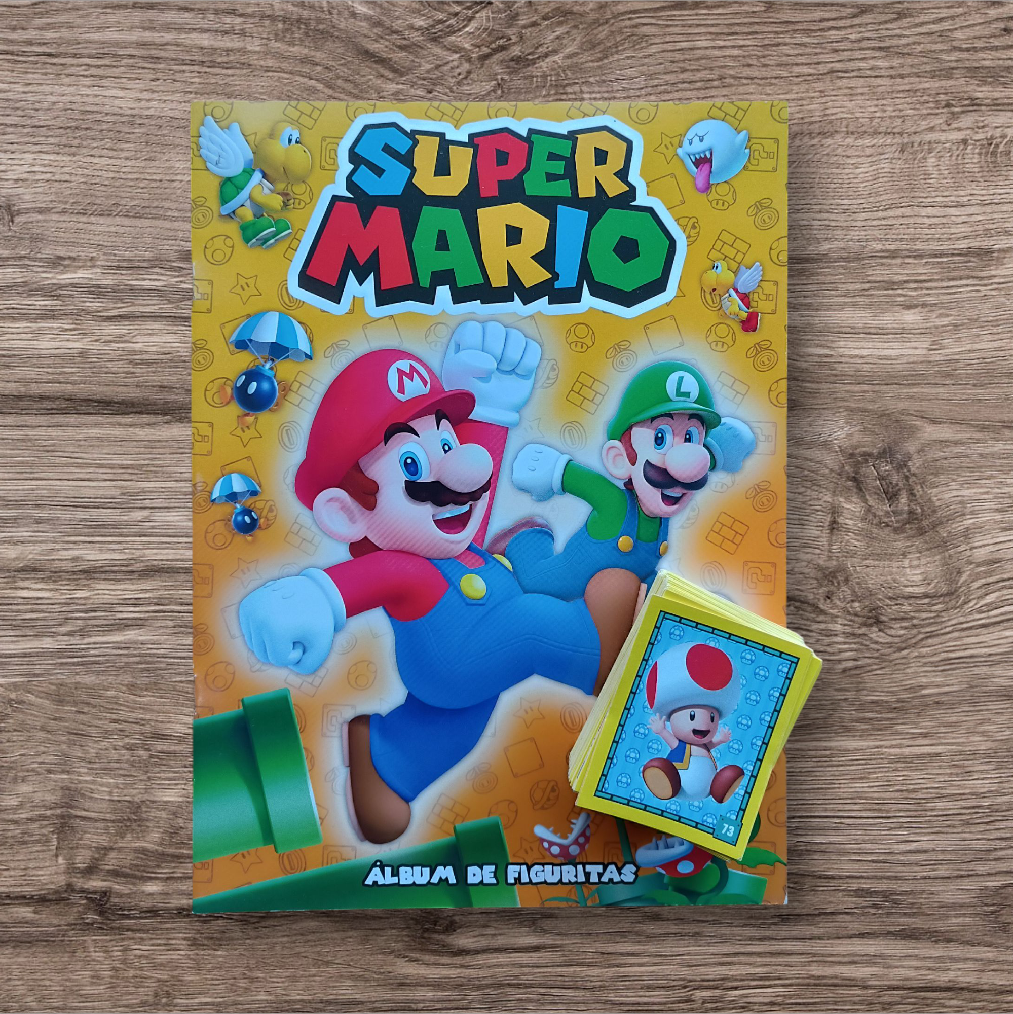 Álbum + 241 figuritas Super Mario