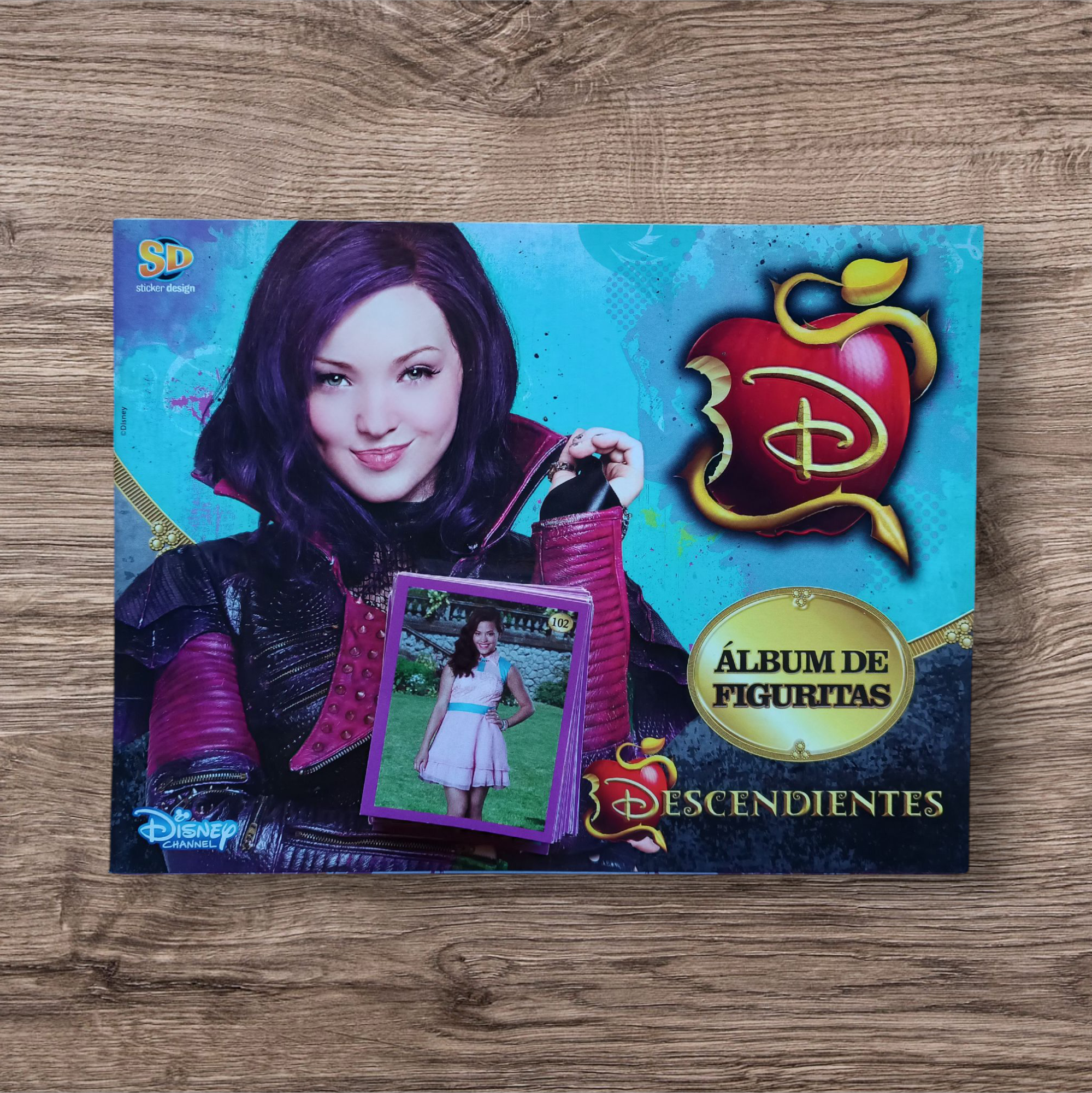 Álbum + 145 figuritas sin repetir Descendientes