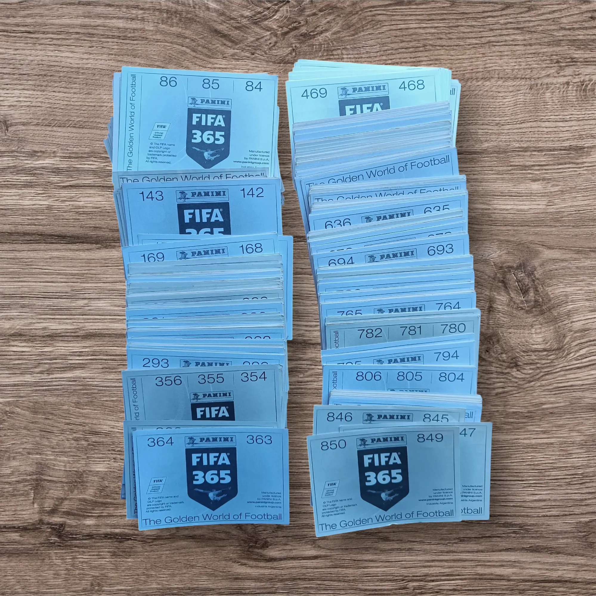Lote 392 figuritas sin repetir FIFA 365 Año 2016