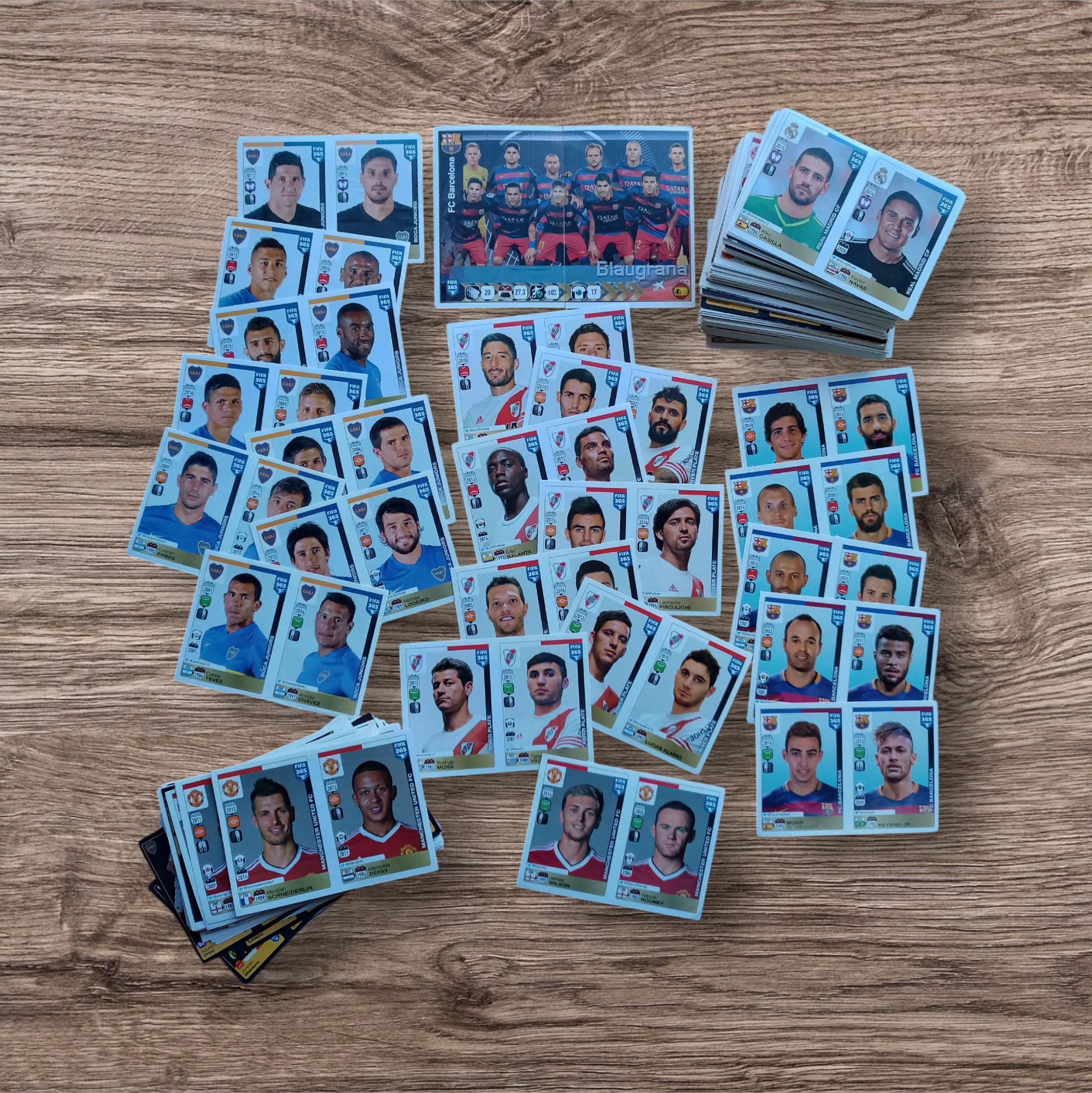 Lote 392 figuritas sin repetir FIFA 365 Año 2016