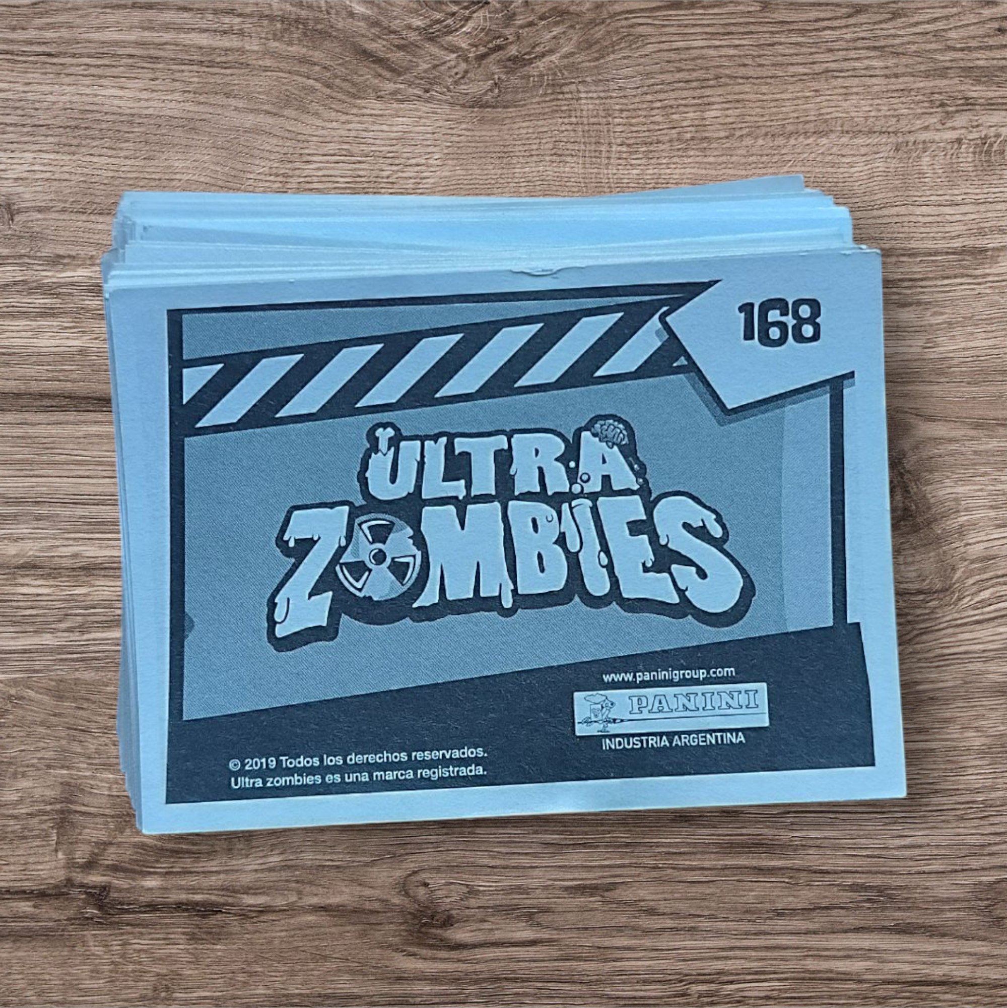 Lote 134 figuritas sin repetir Ultra Zombies