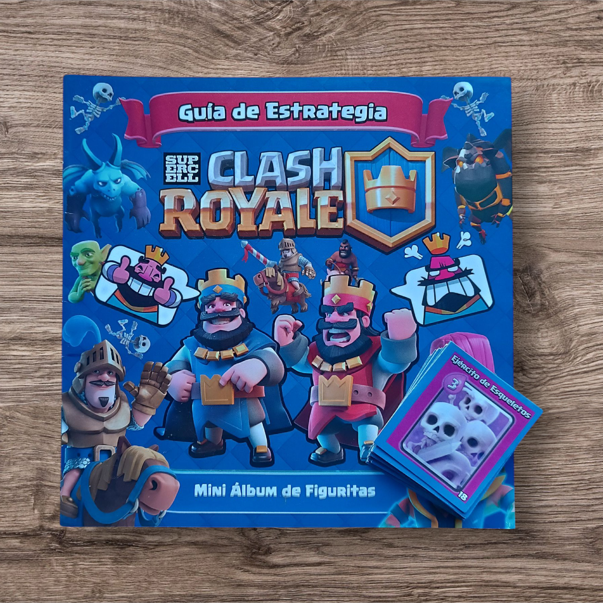 Álbum + 35 figuritas sin repetir Clash Royale